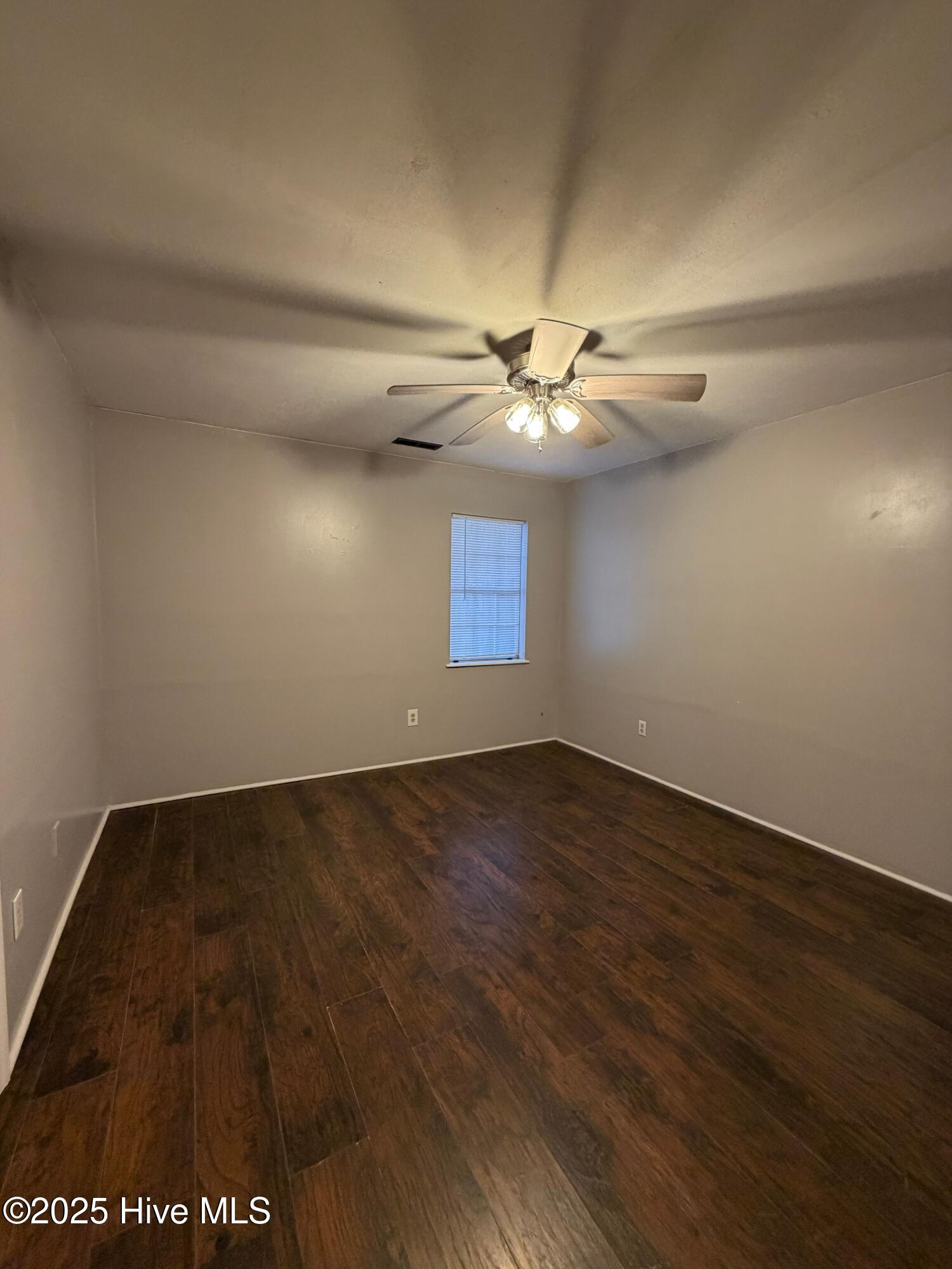 100539782 | Photo 12