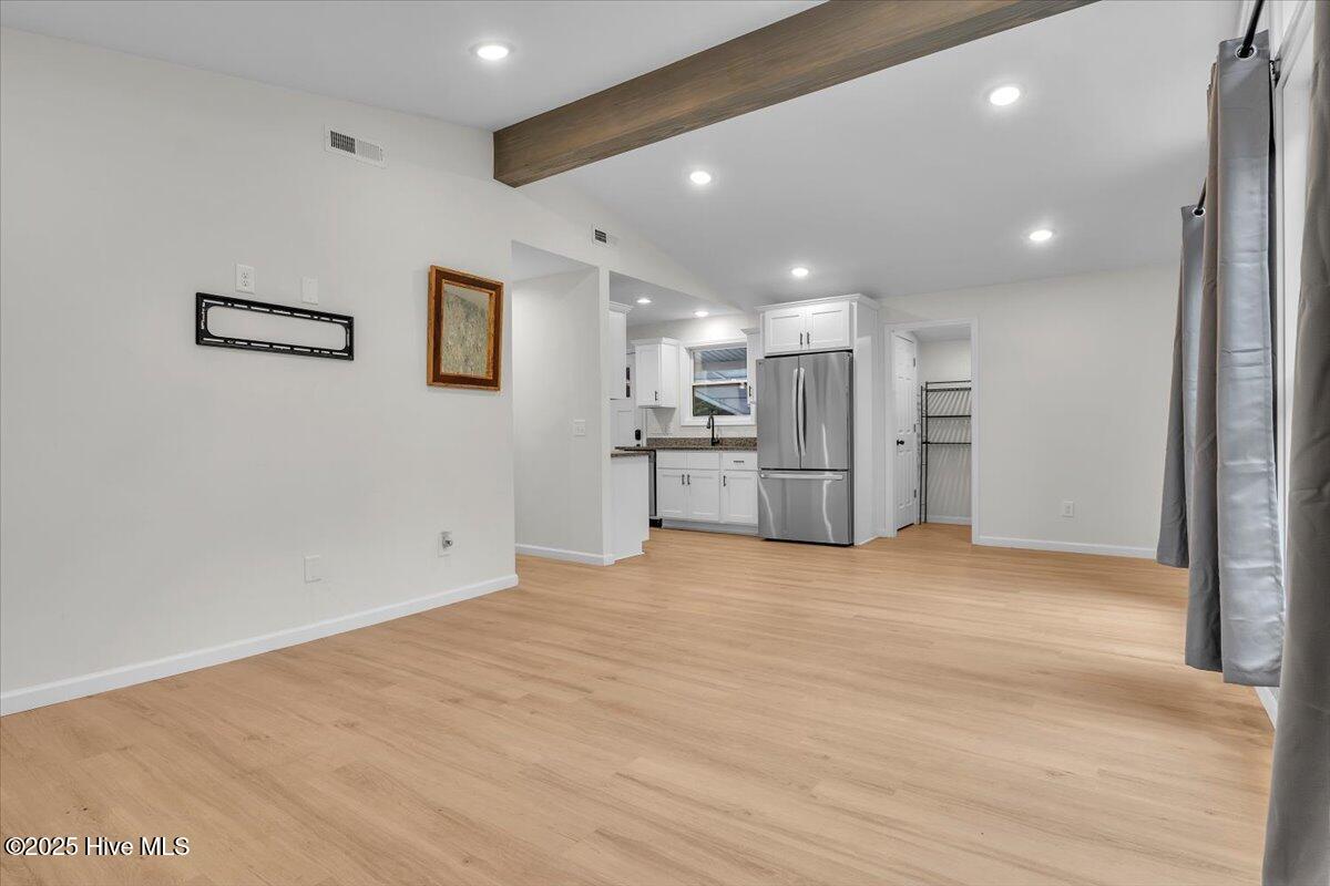 100545408 | Photo 15