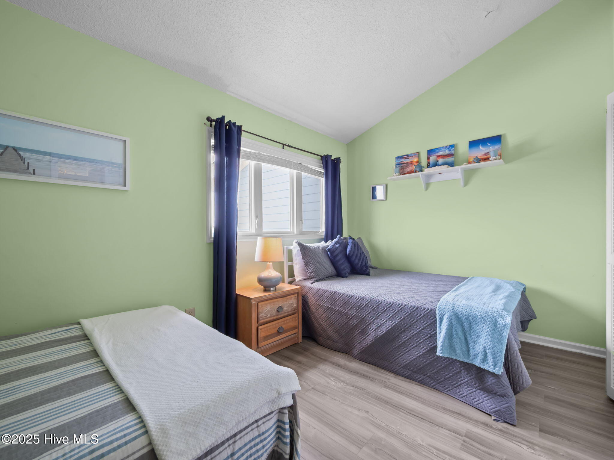 100534121 | Photo 16