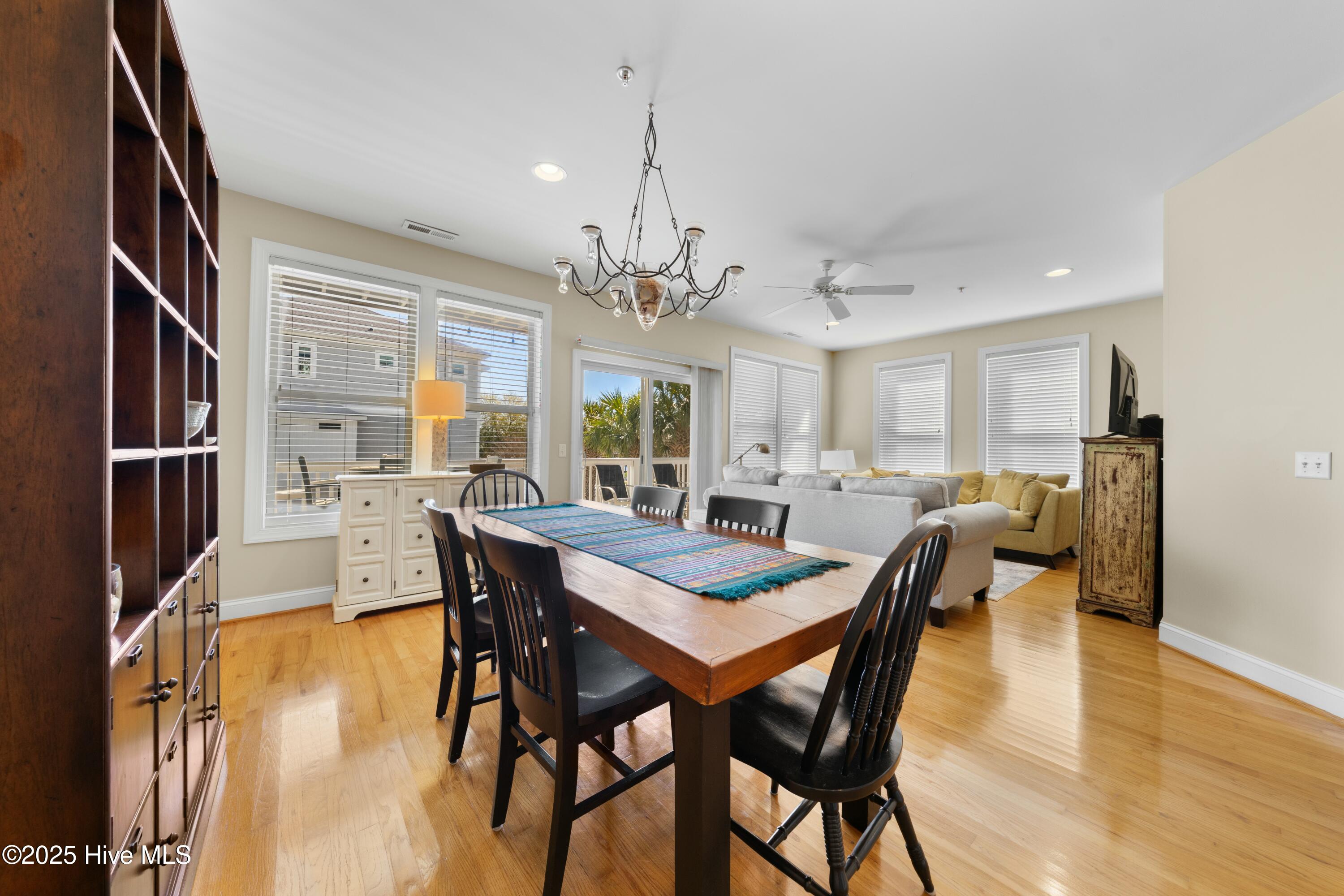 100552218 | Photo 18