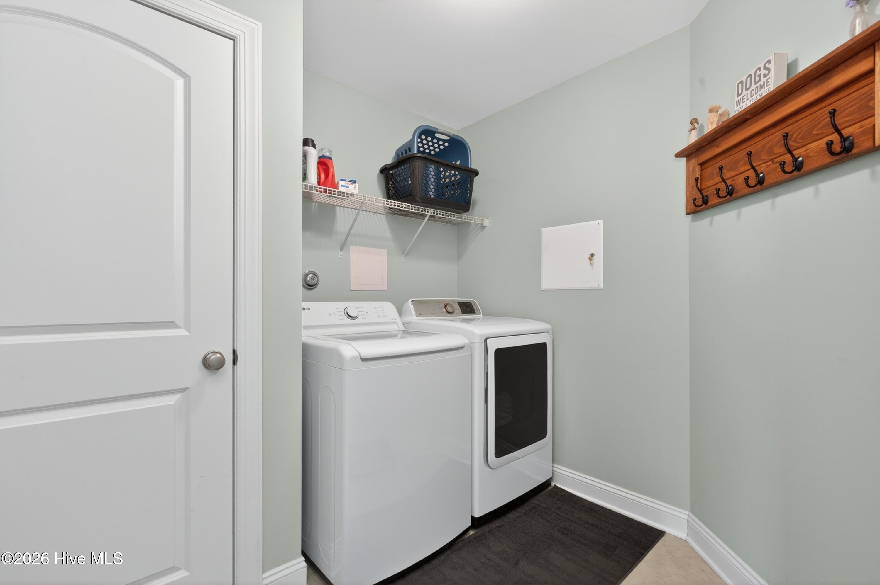 100566210 | Photo 27