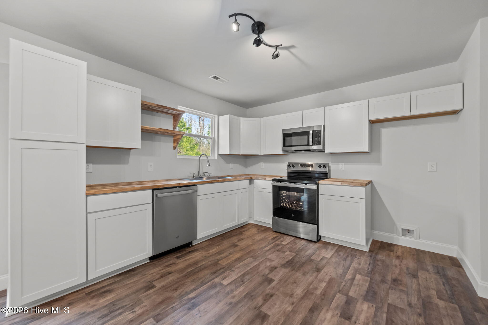 100505394 | Photo 20