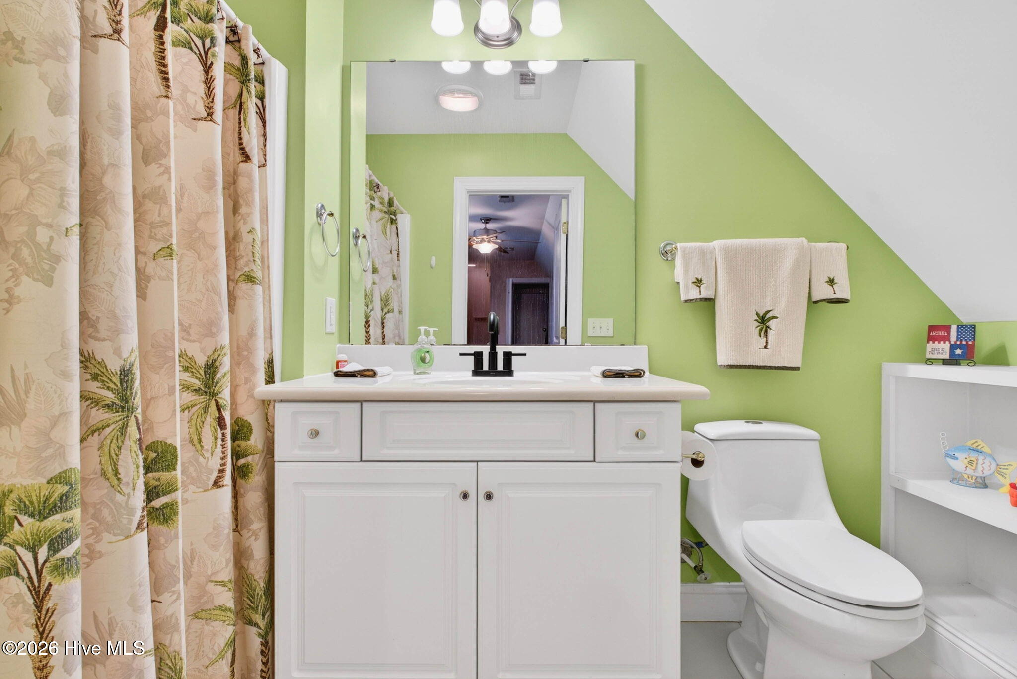 100569405 | Photo 41