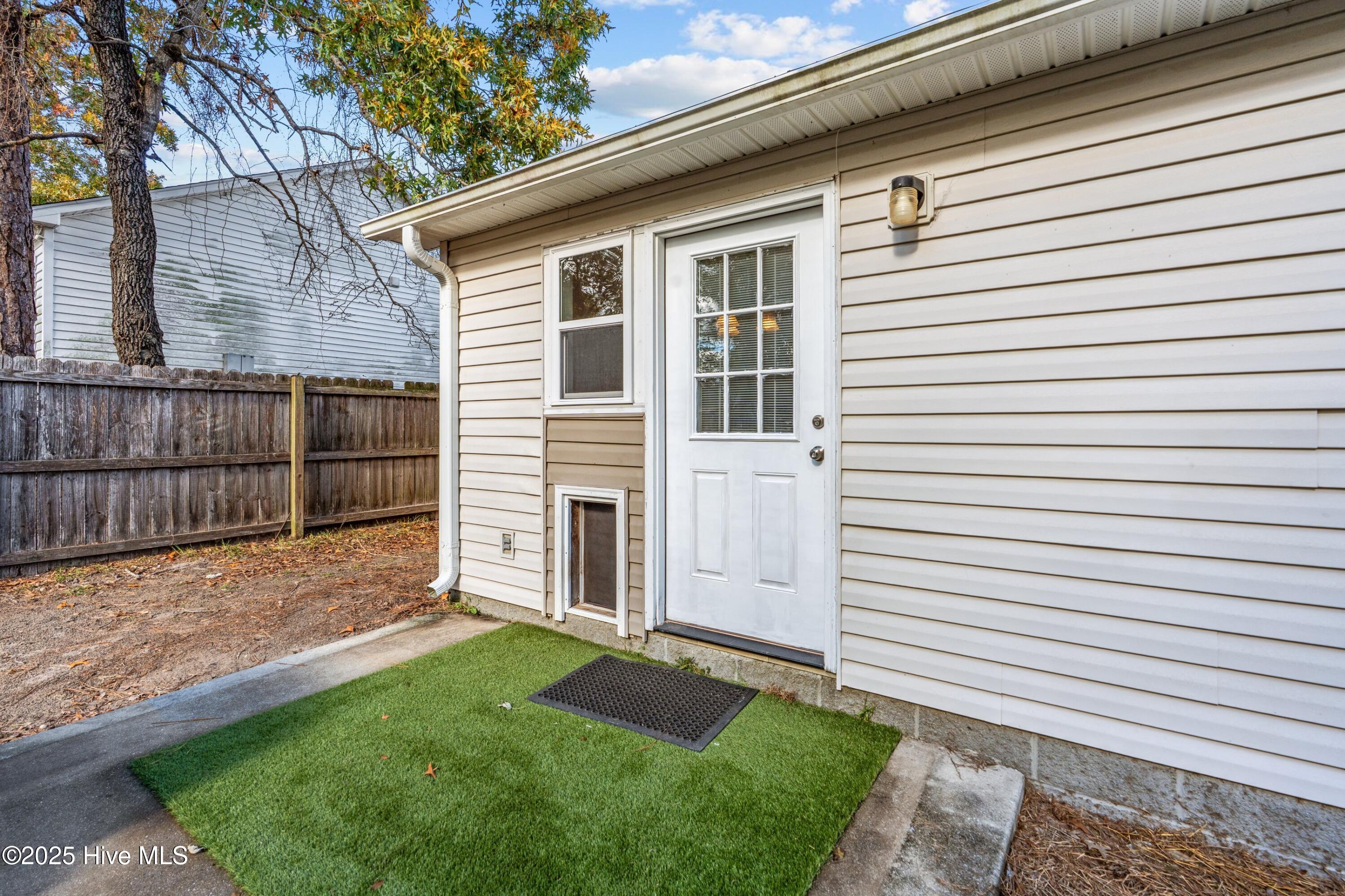 100542300 | Photo 23