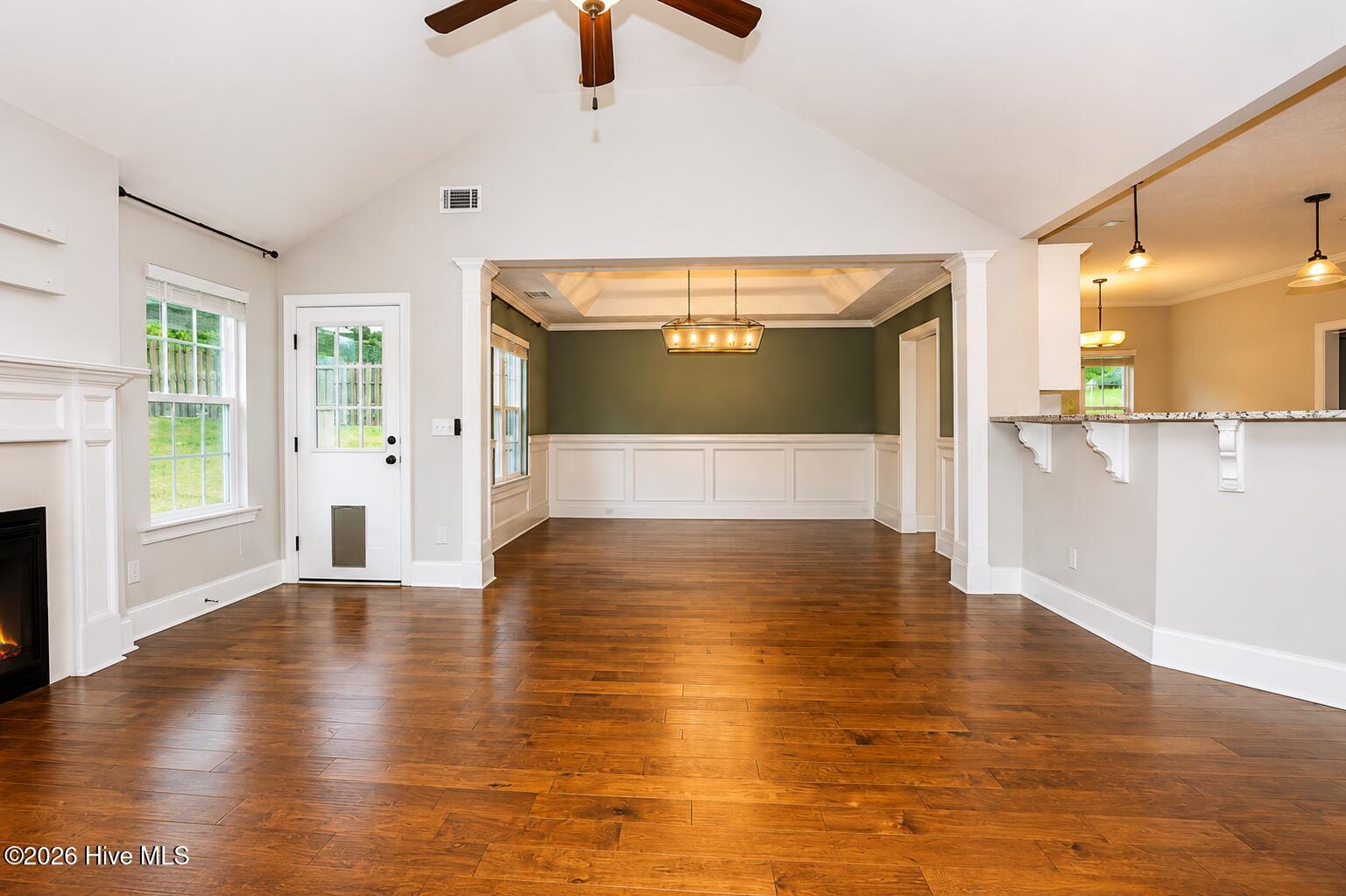 Livingroom Right