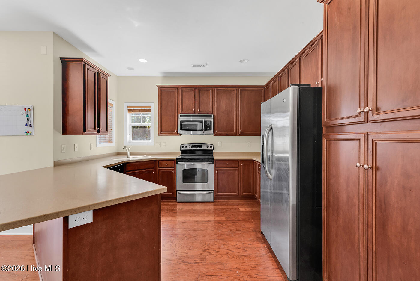 100566438 | Photo 19