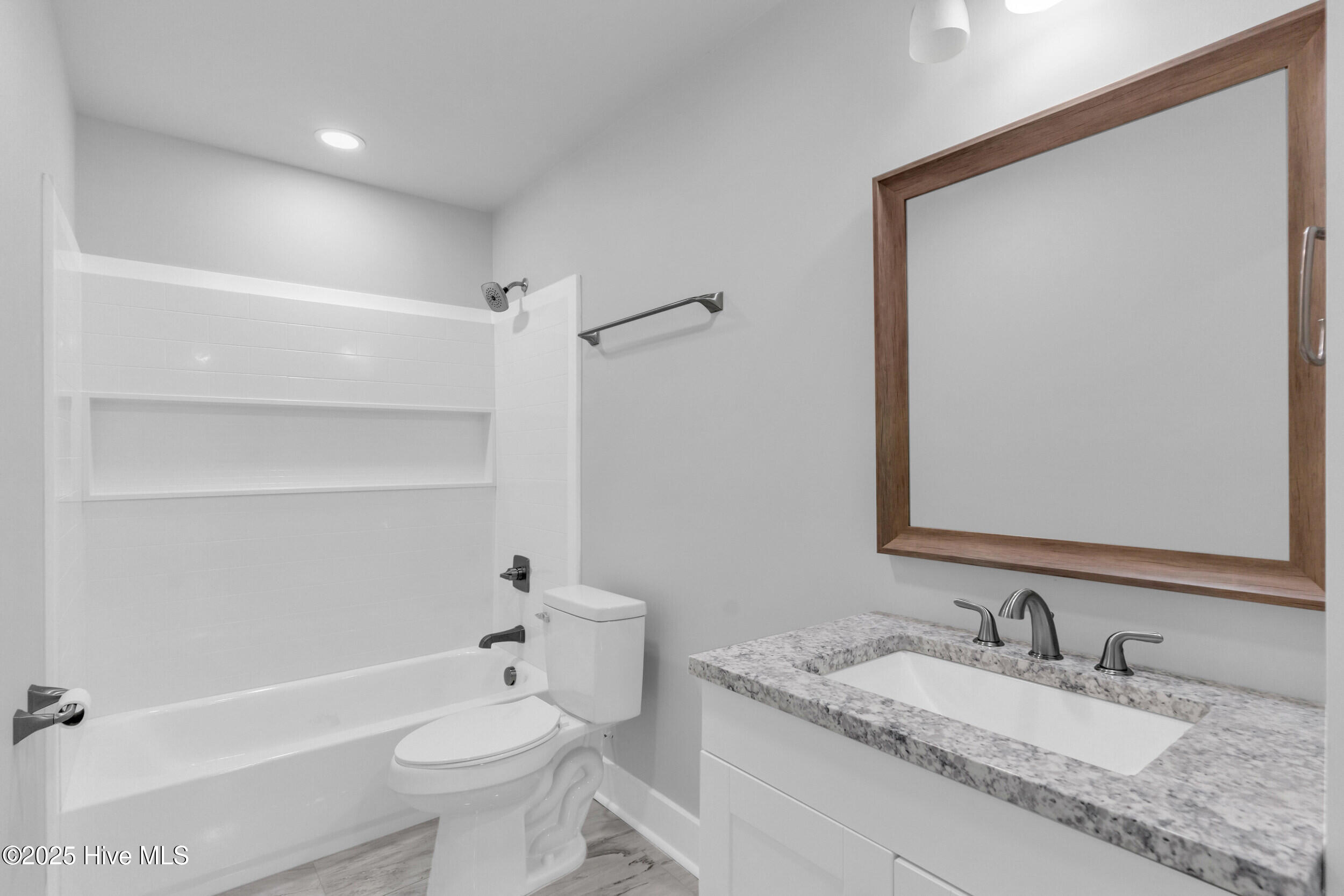 100524910 | Photo 18