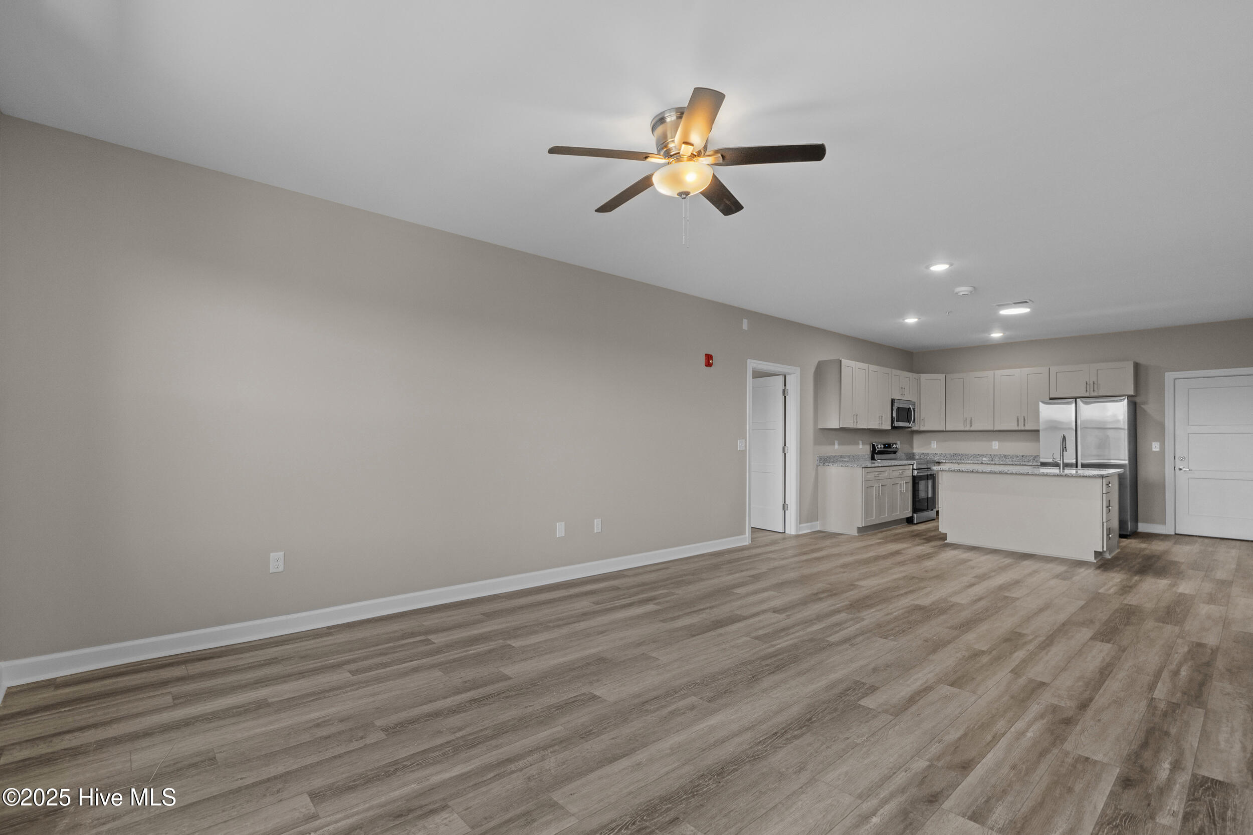 100539036 | Photo 12