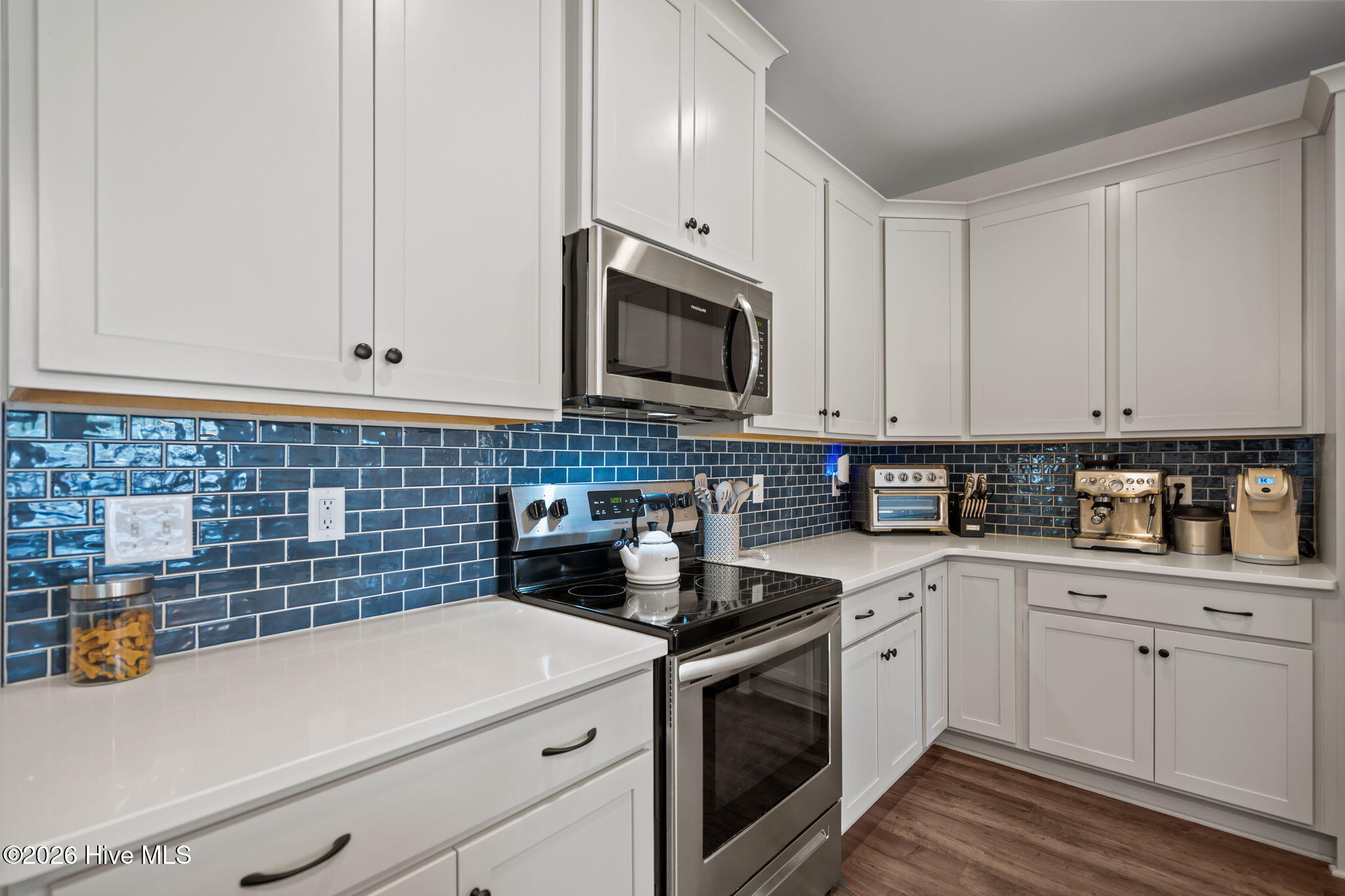 100567141 | Photo 16