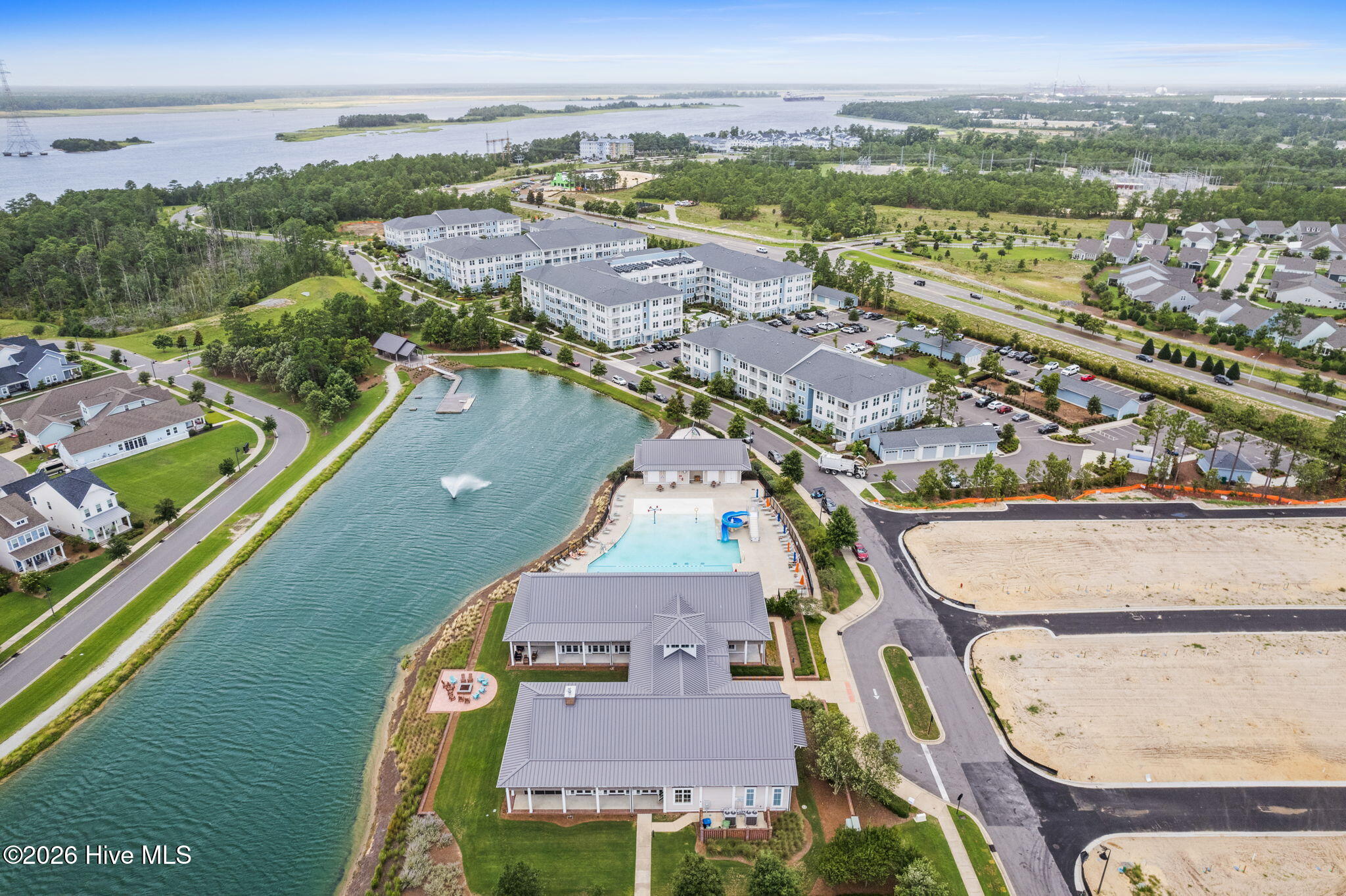 100569048 | Photo 76