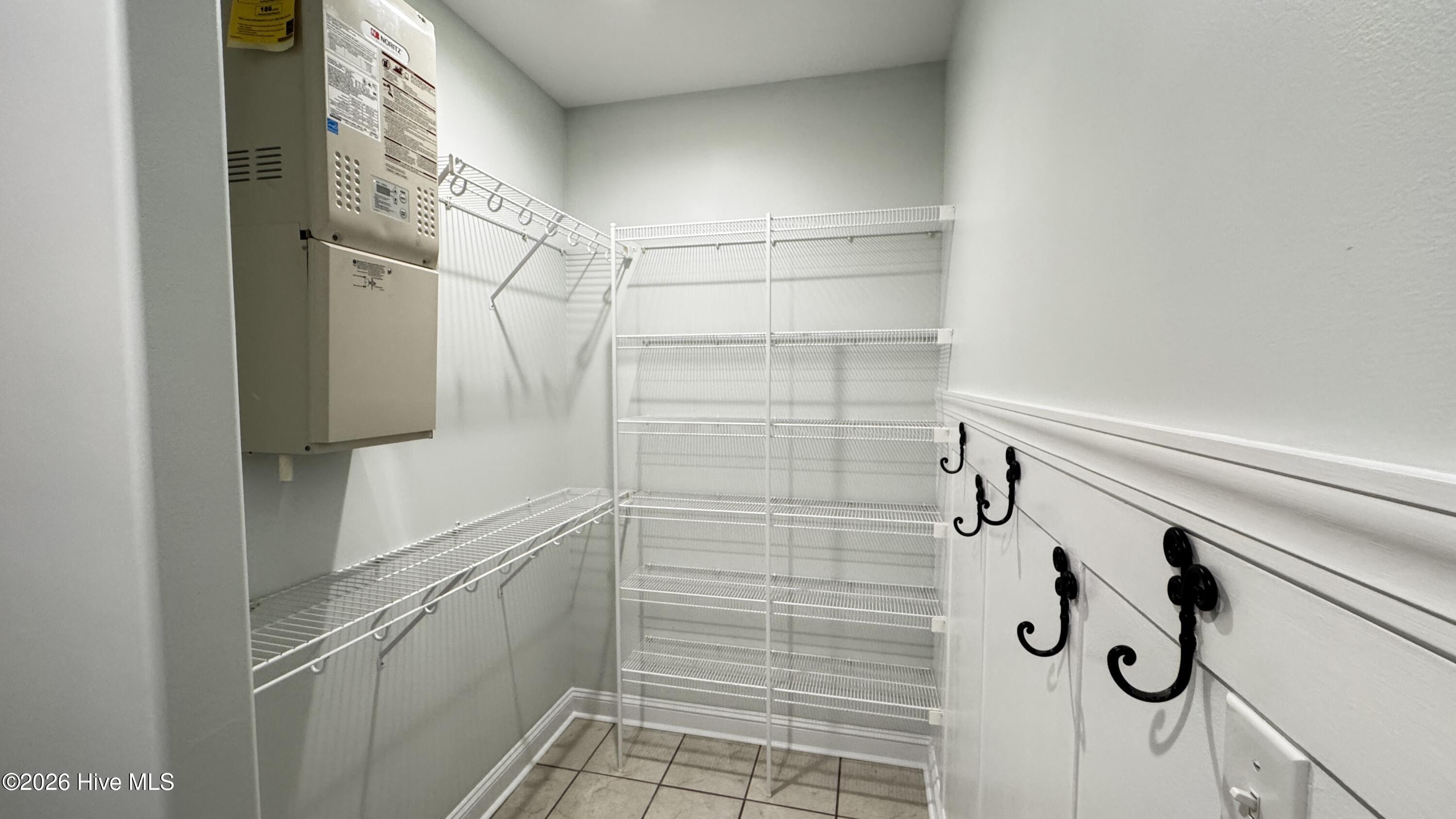 100565264 | Photo 34