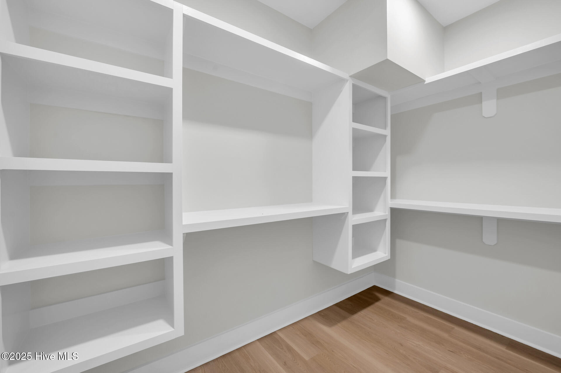 100540114 | Photo 31