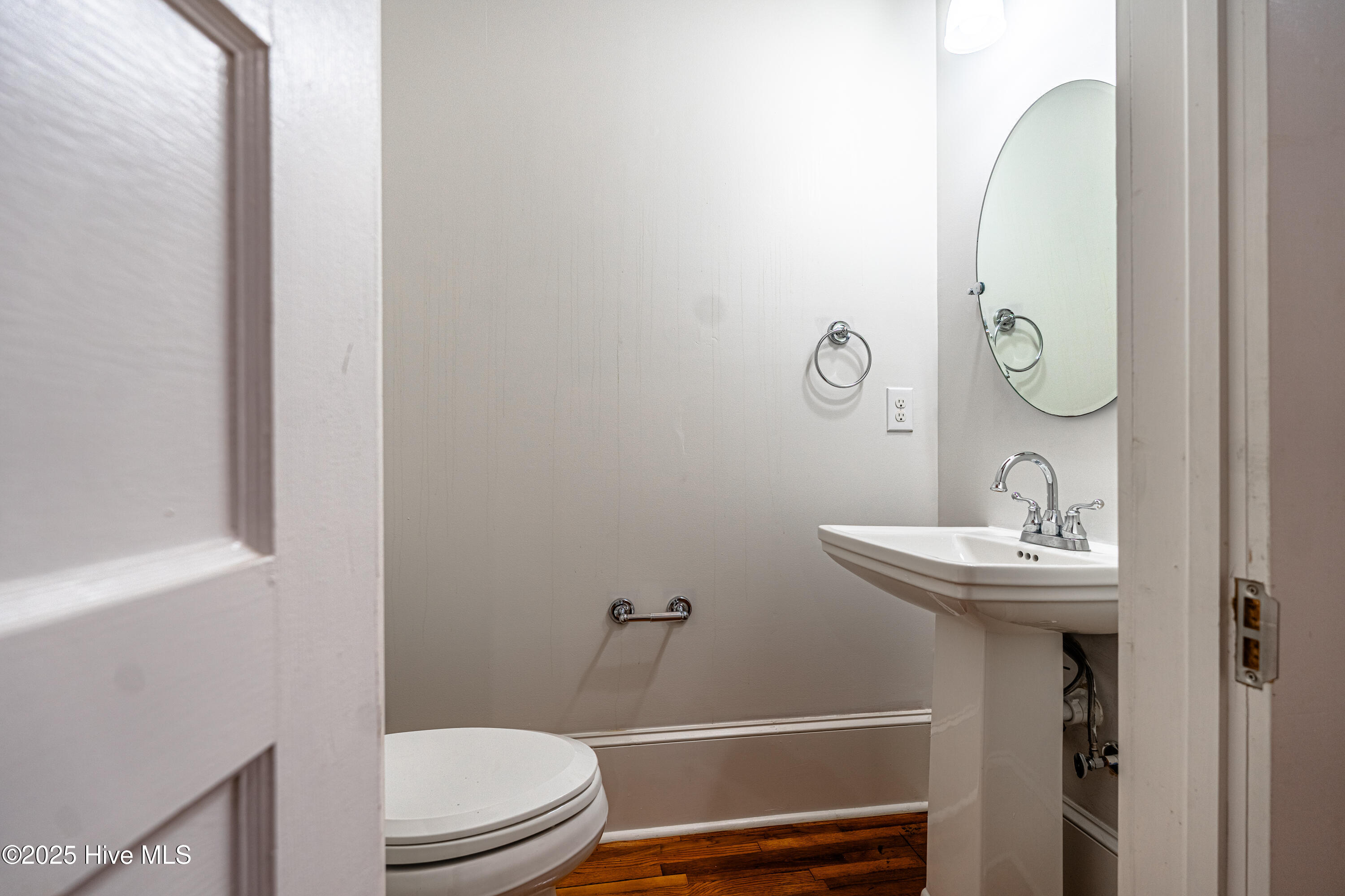 100543227 | Photo 60