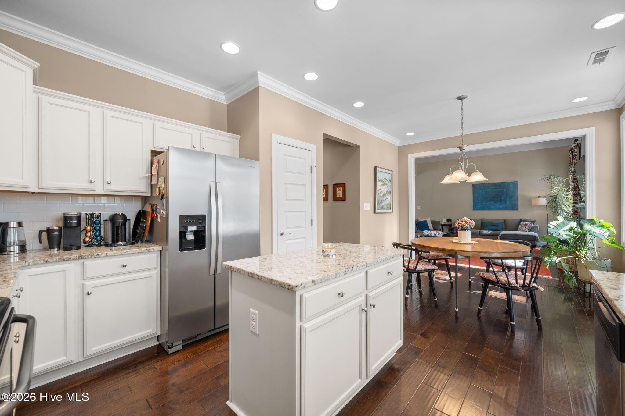 100553408 | Photo 14