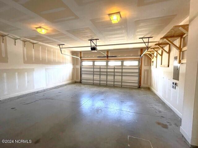 100563645 | Photo 27