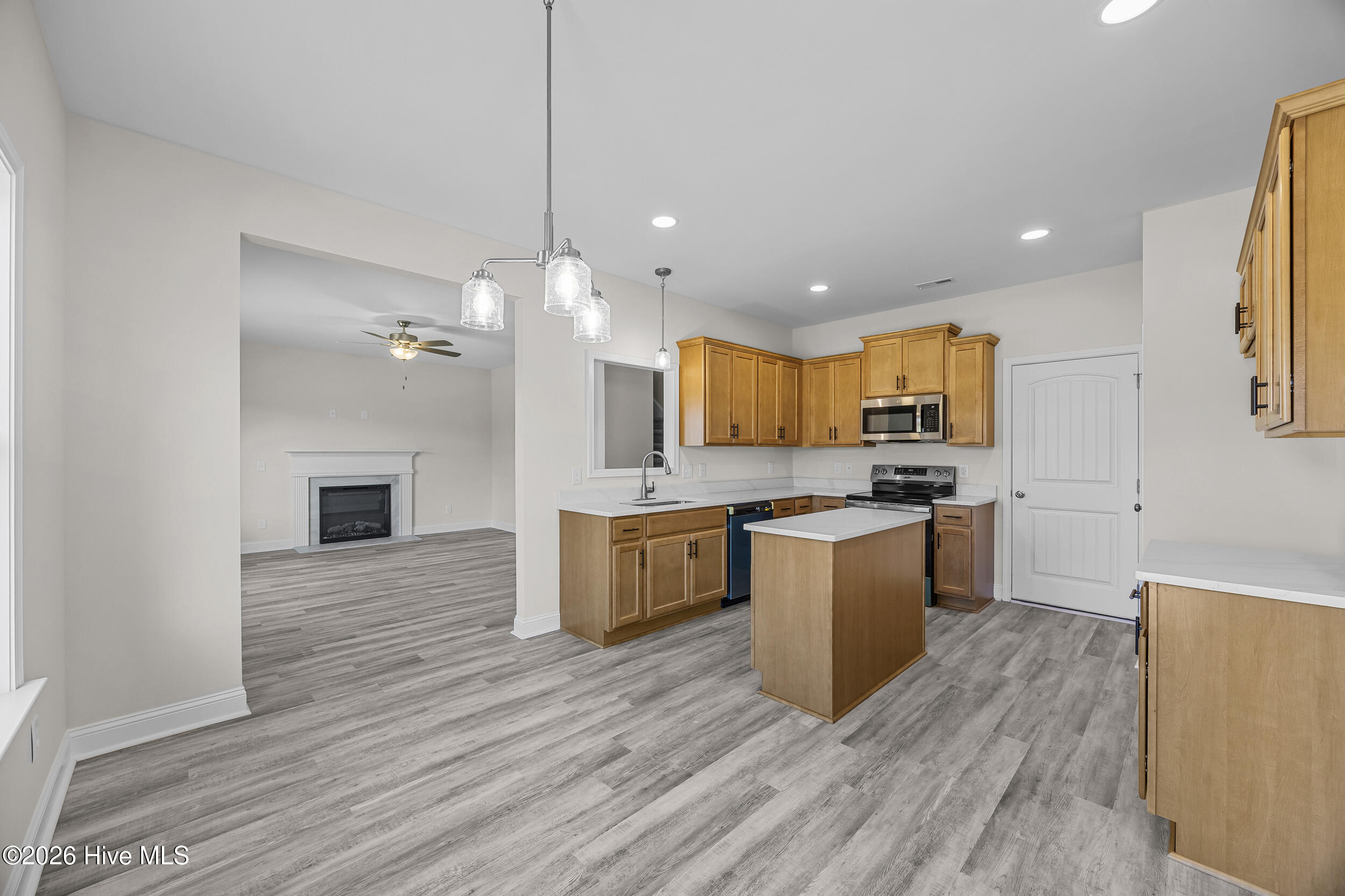 100552403 | Photo 16