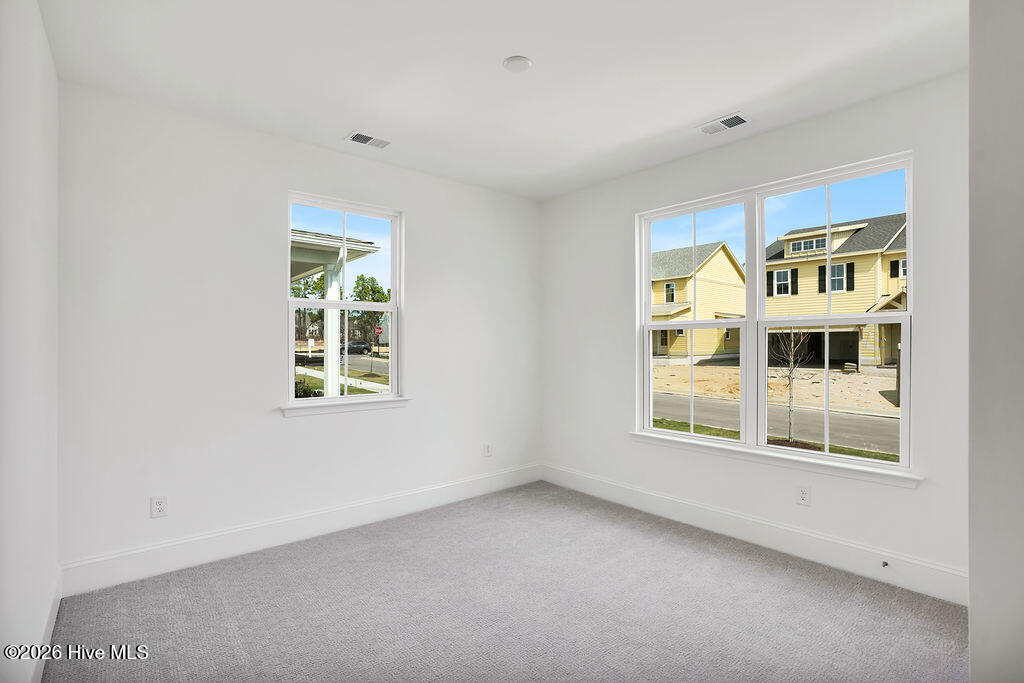 100545811 | Photo 14