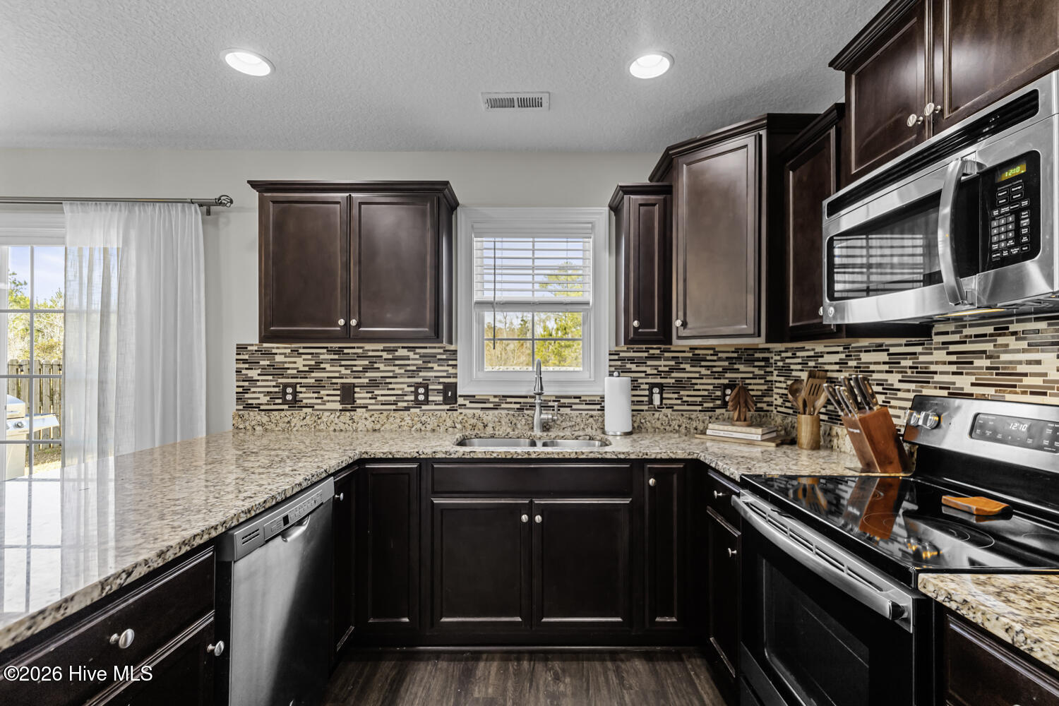 100552238 | Photo 19