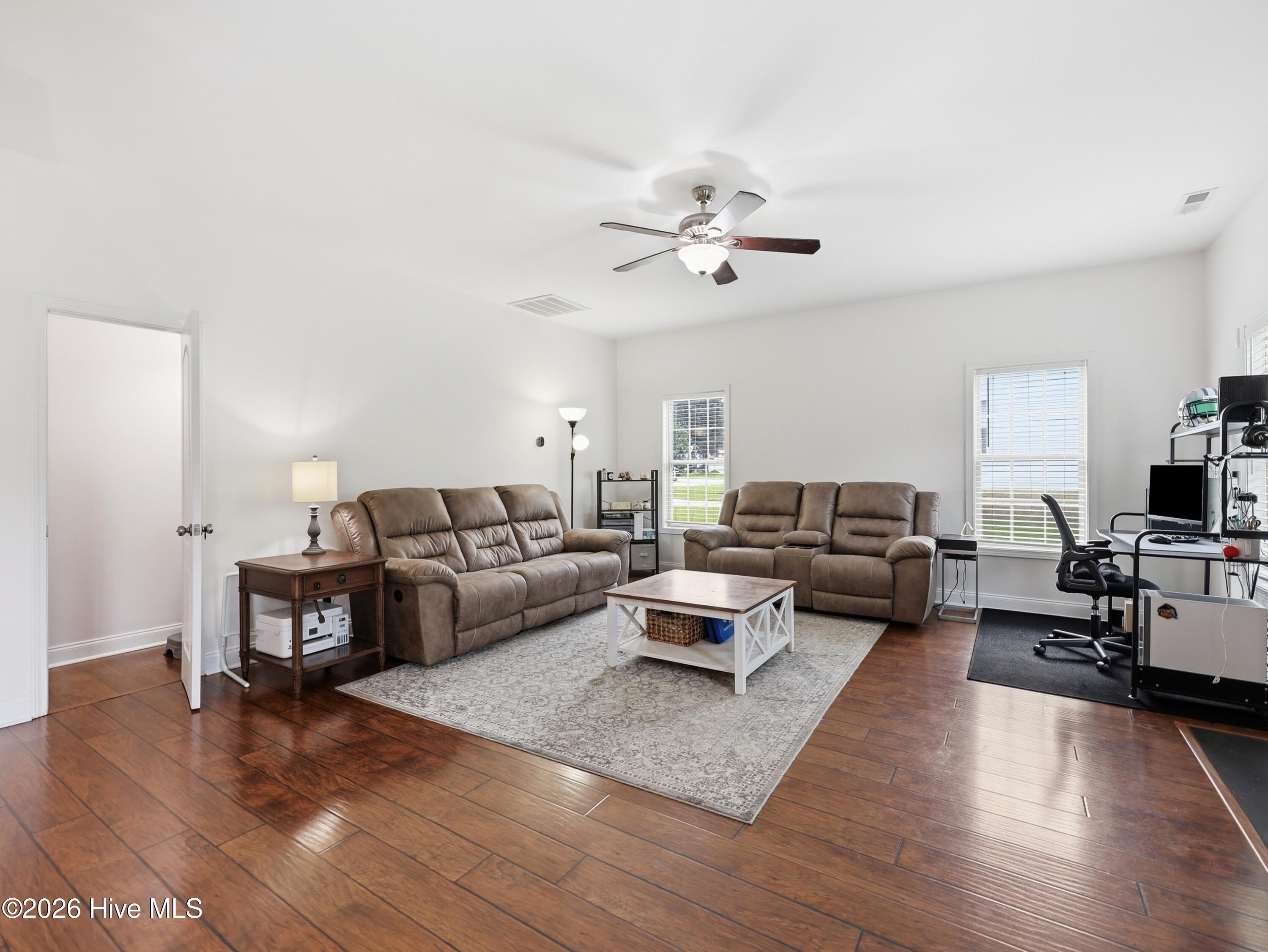 200 Wedgefield Circle,Maple Hill