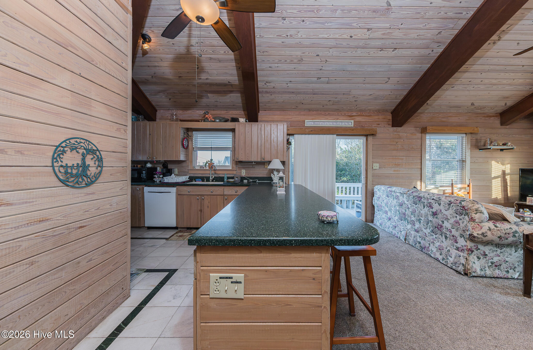 100560422 | Photo 41