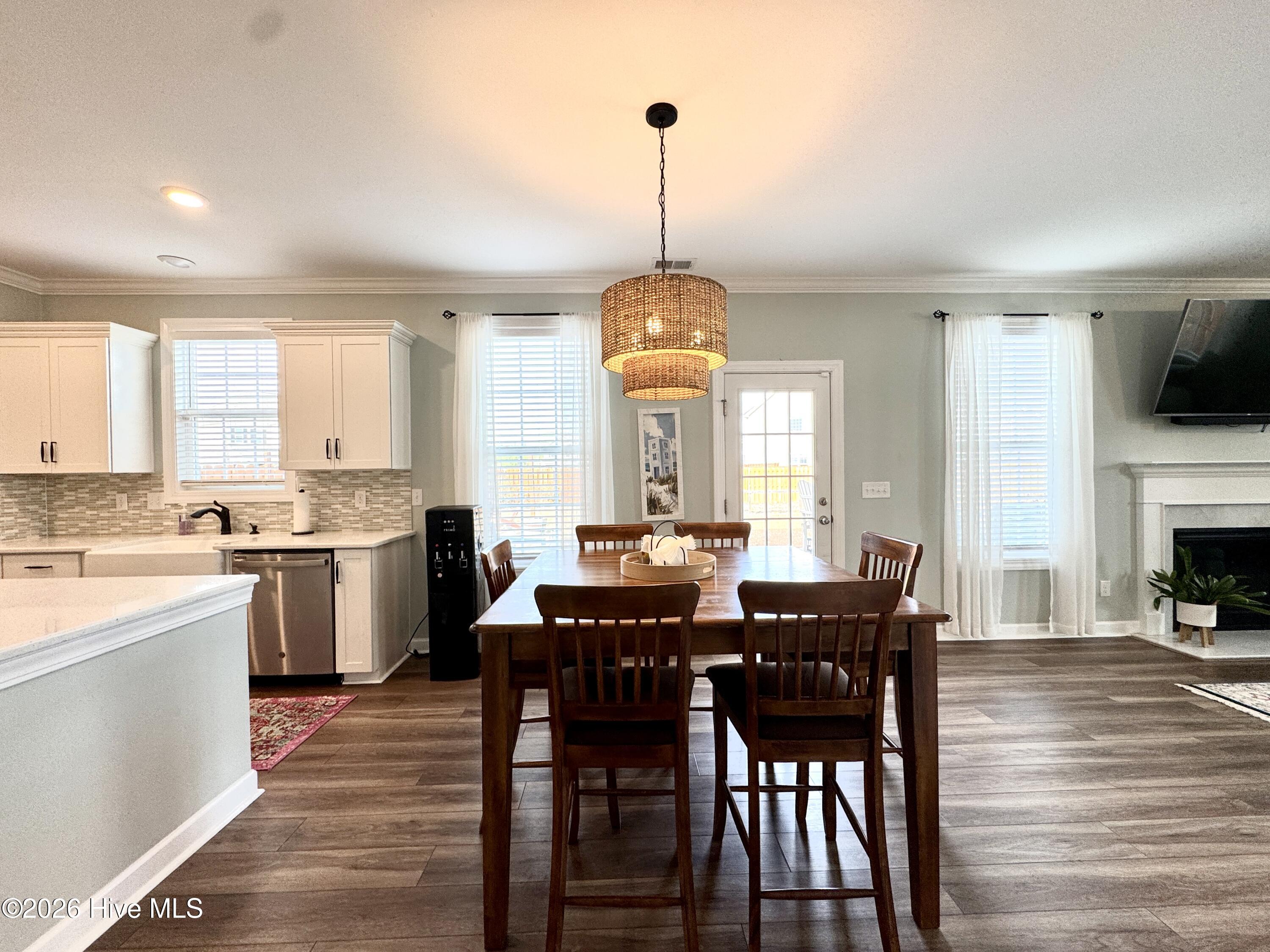 100547423 | Photo 13