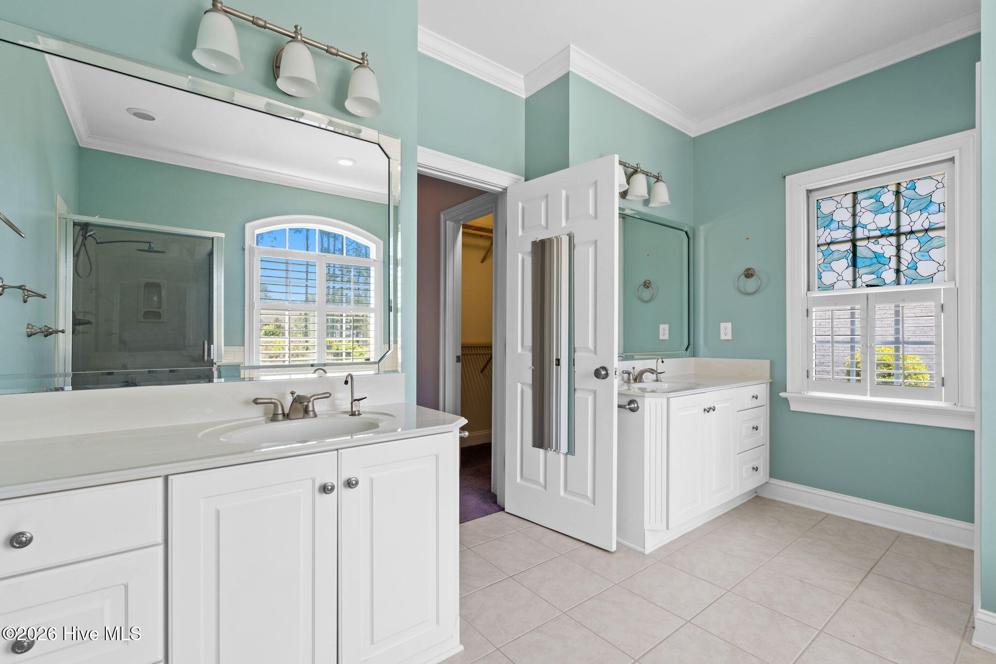 100569598 | Photo 44