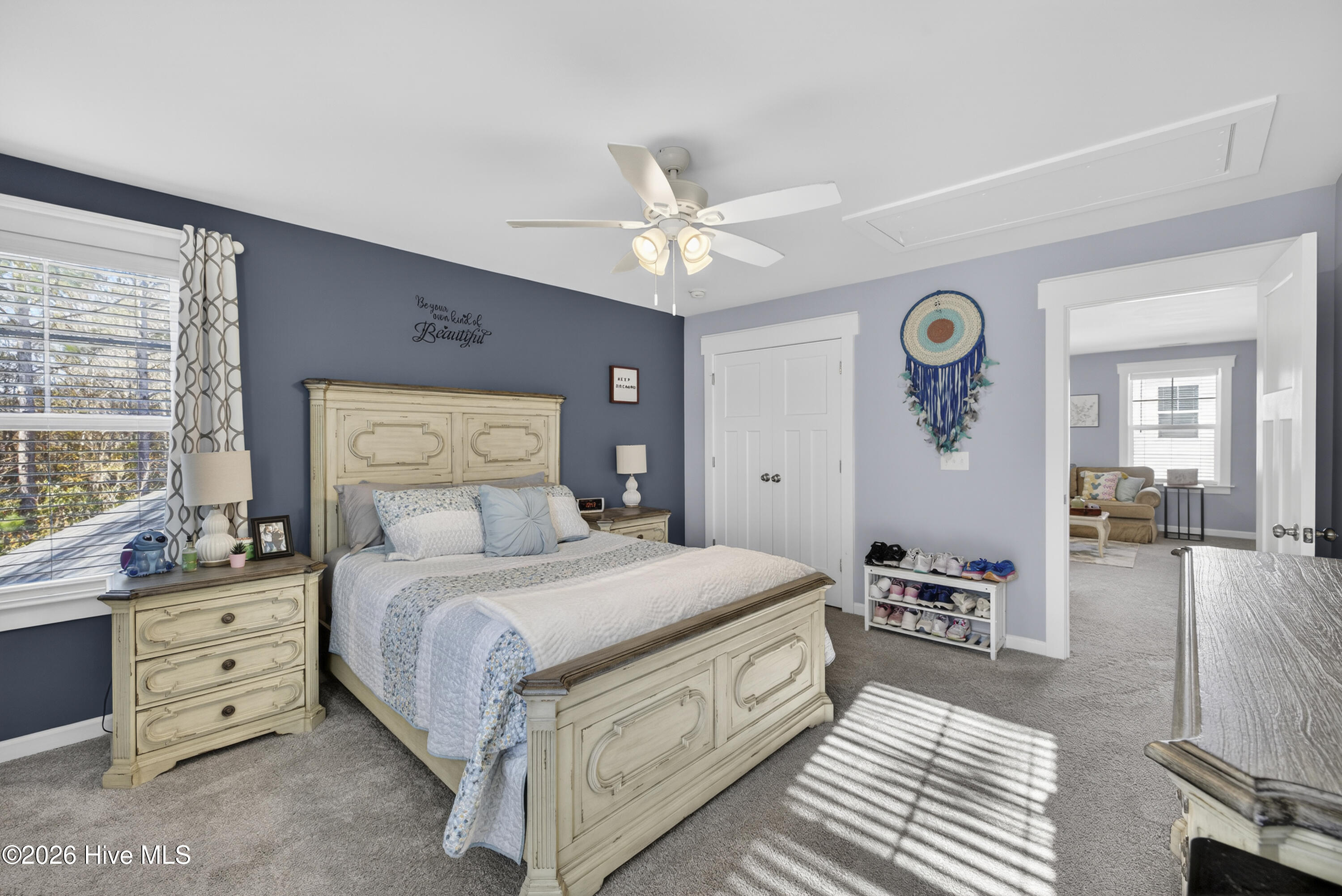 100548256 | Photo 33