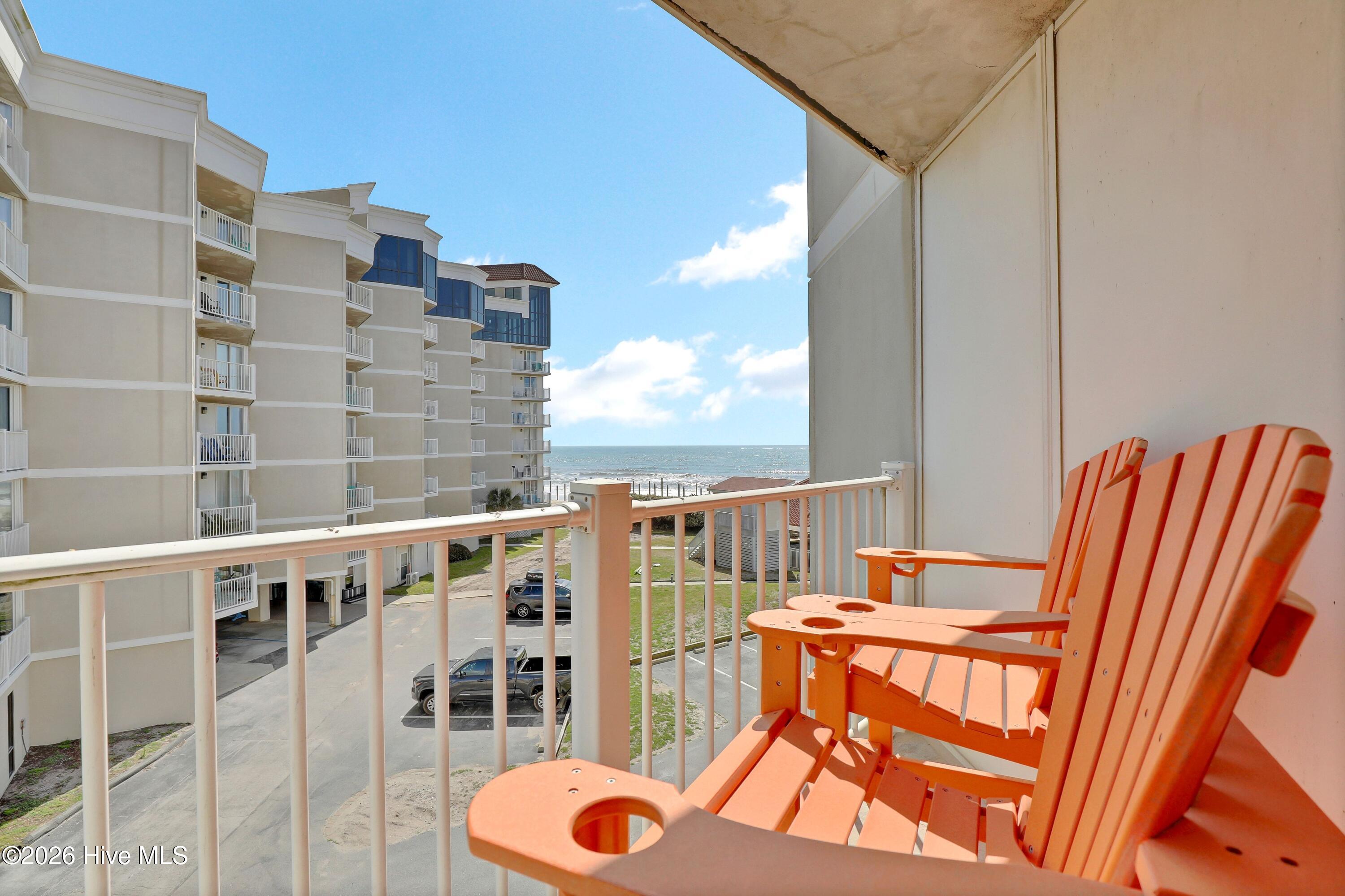 100565249 | Photo 16