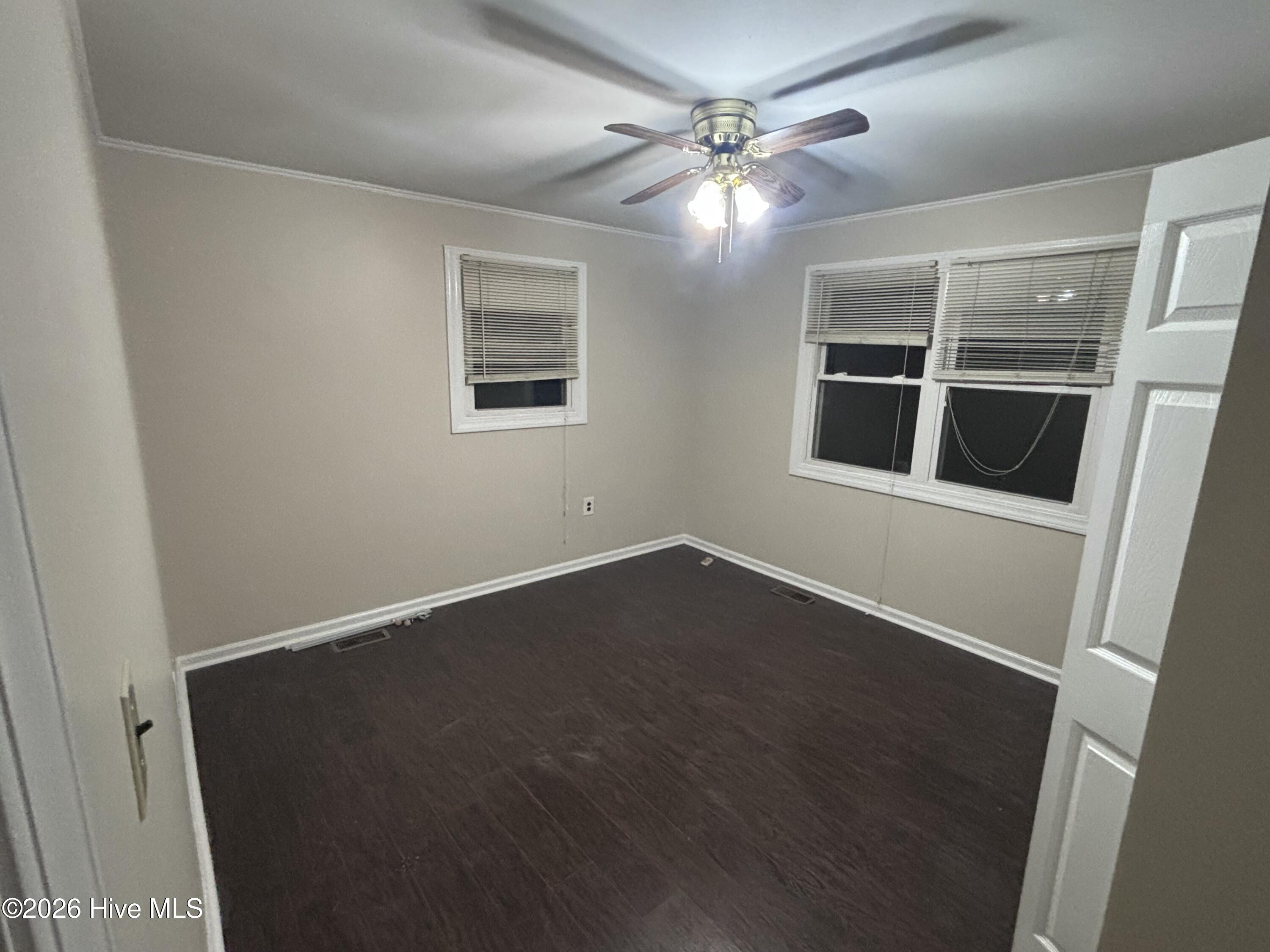 100533397 | Photo 11