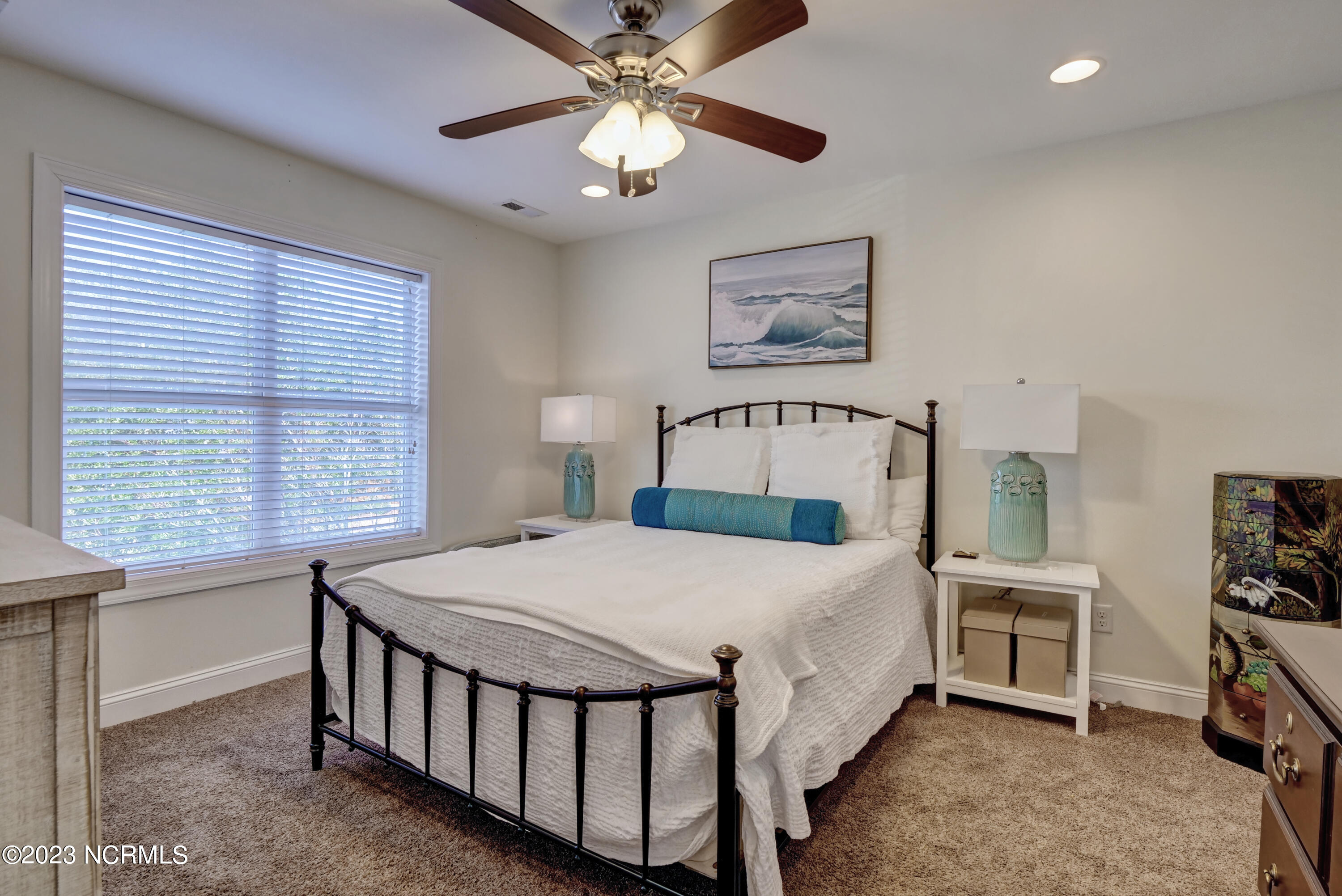 100516487 | Photo 40