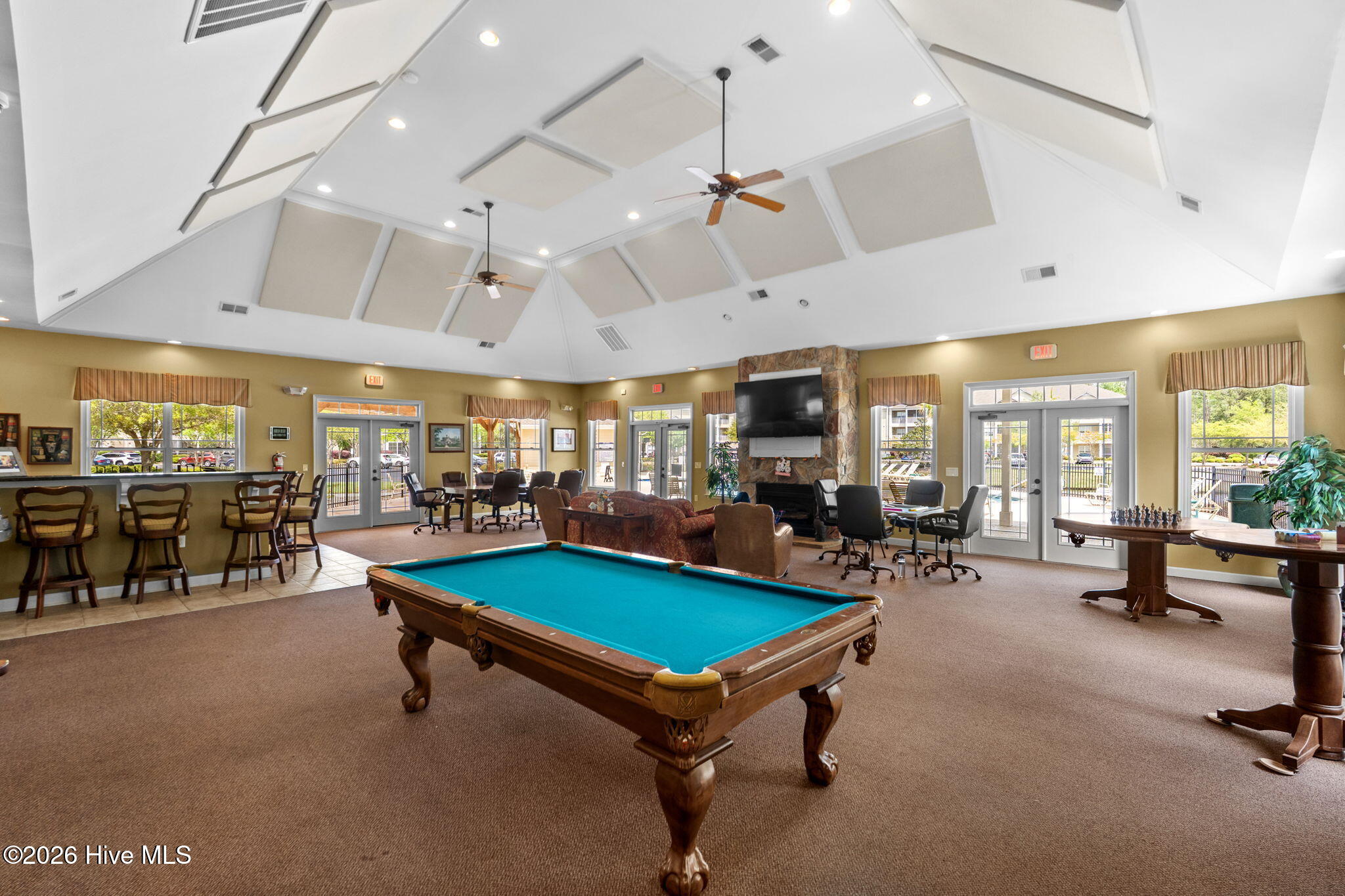 100566084 | Photo 59