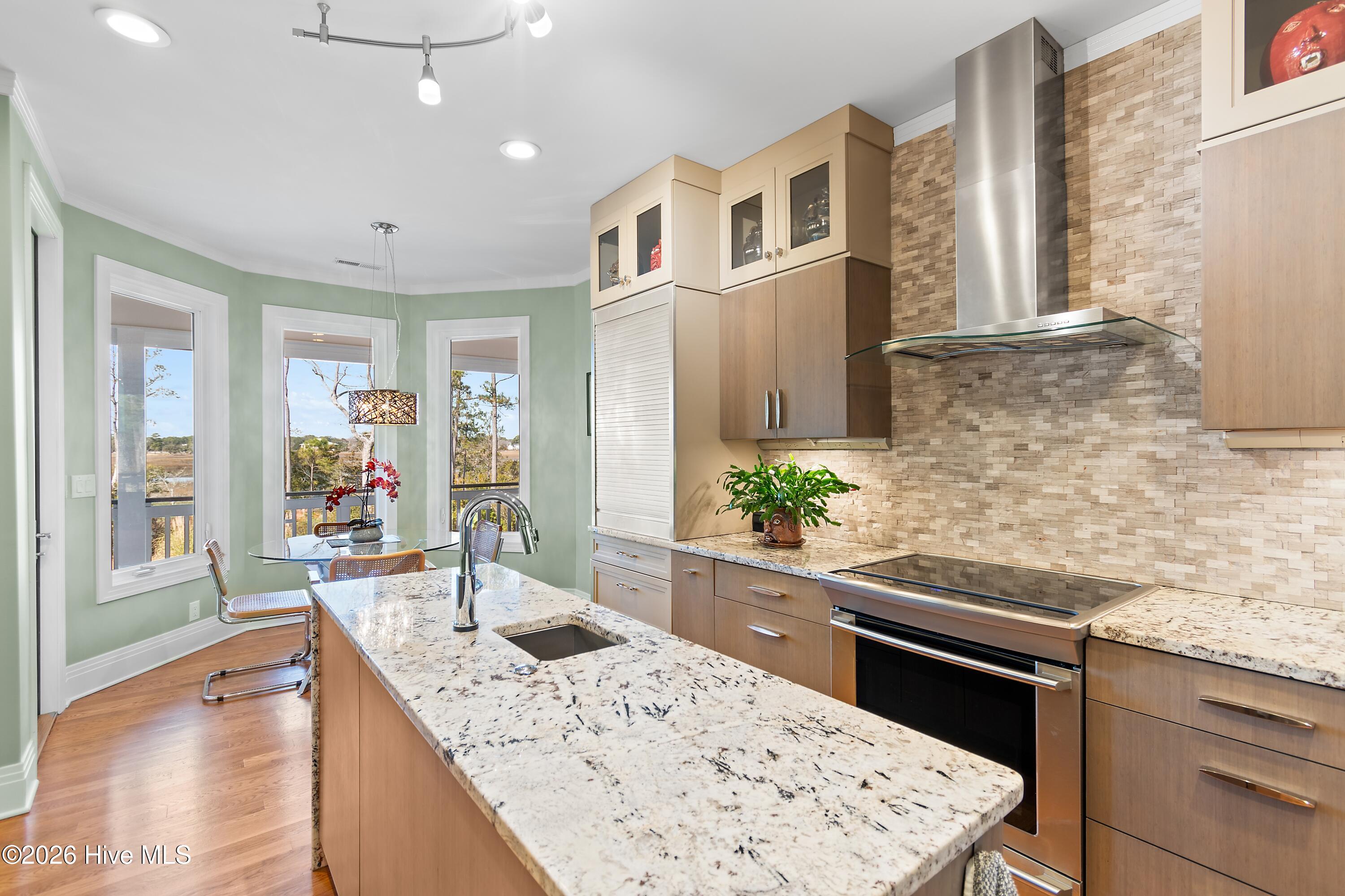 100549658 | Photo 19