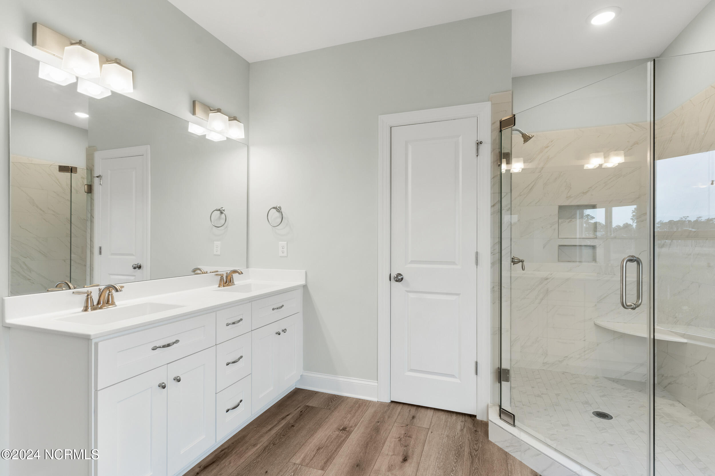 100552066 | Photo 21