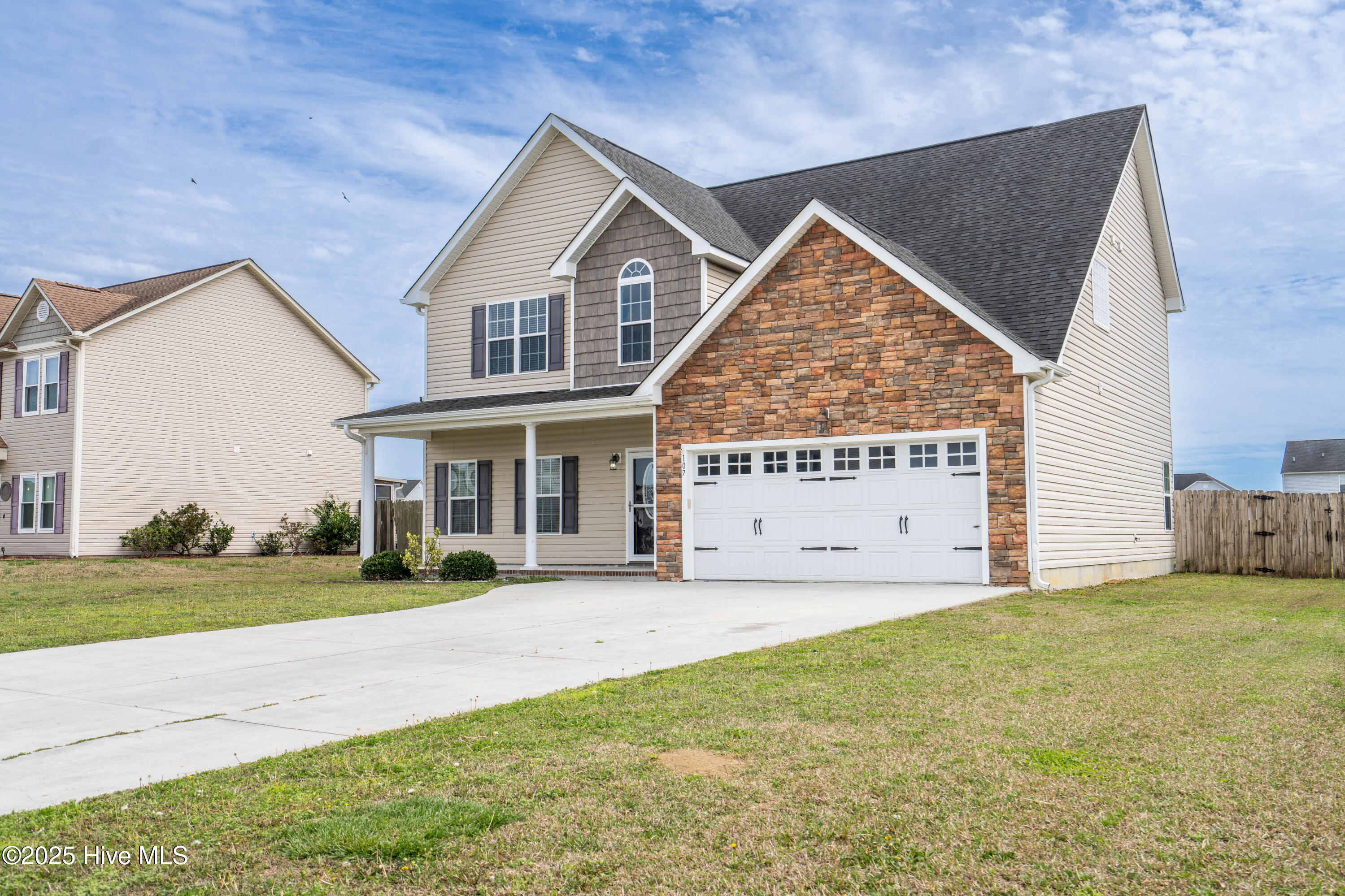 100495795 | Photo 44