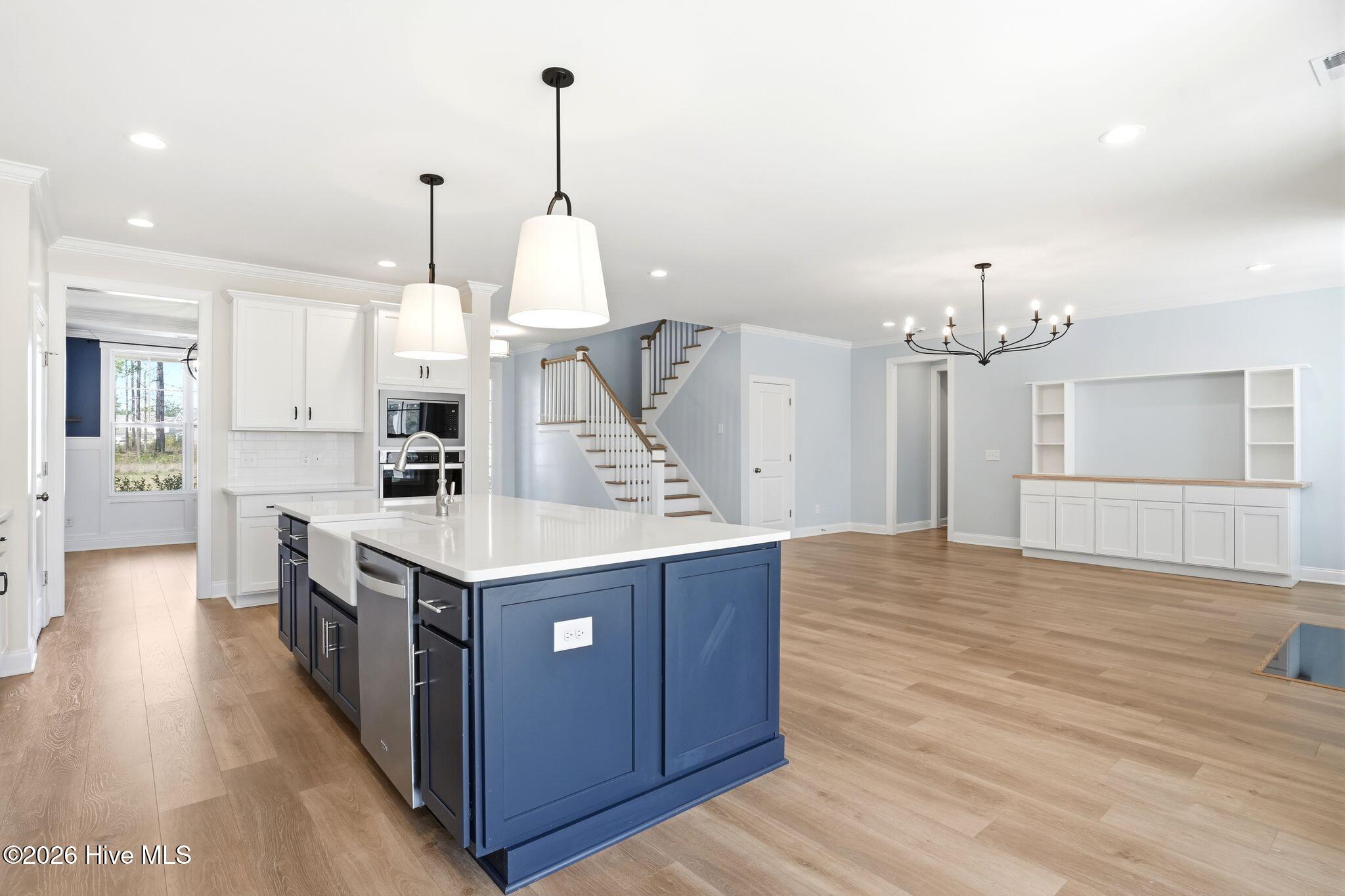 100562109 | Photo 20