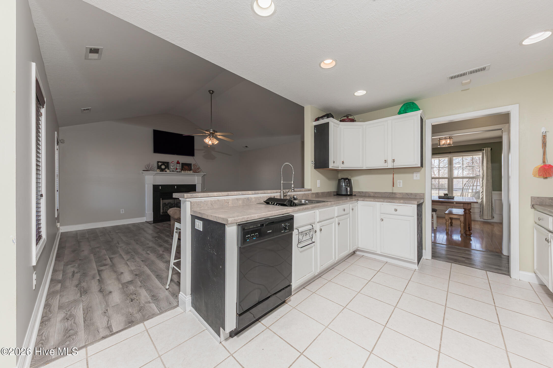 100550333 | Photo 21