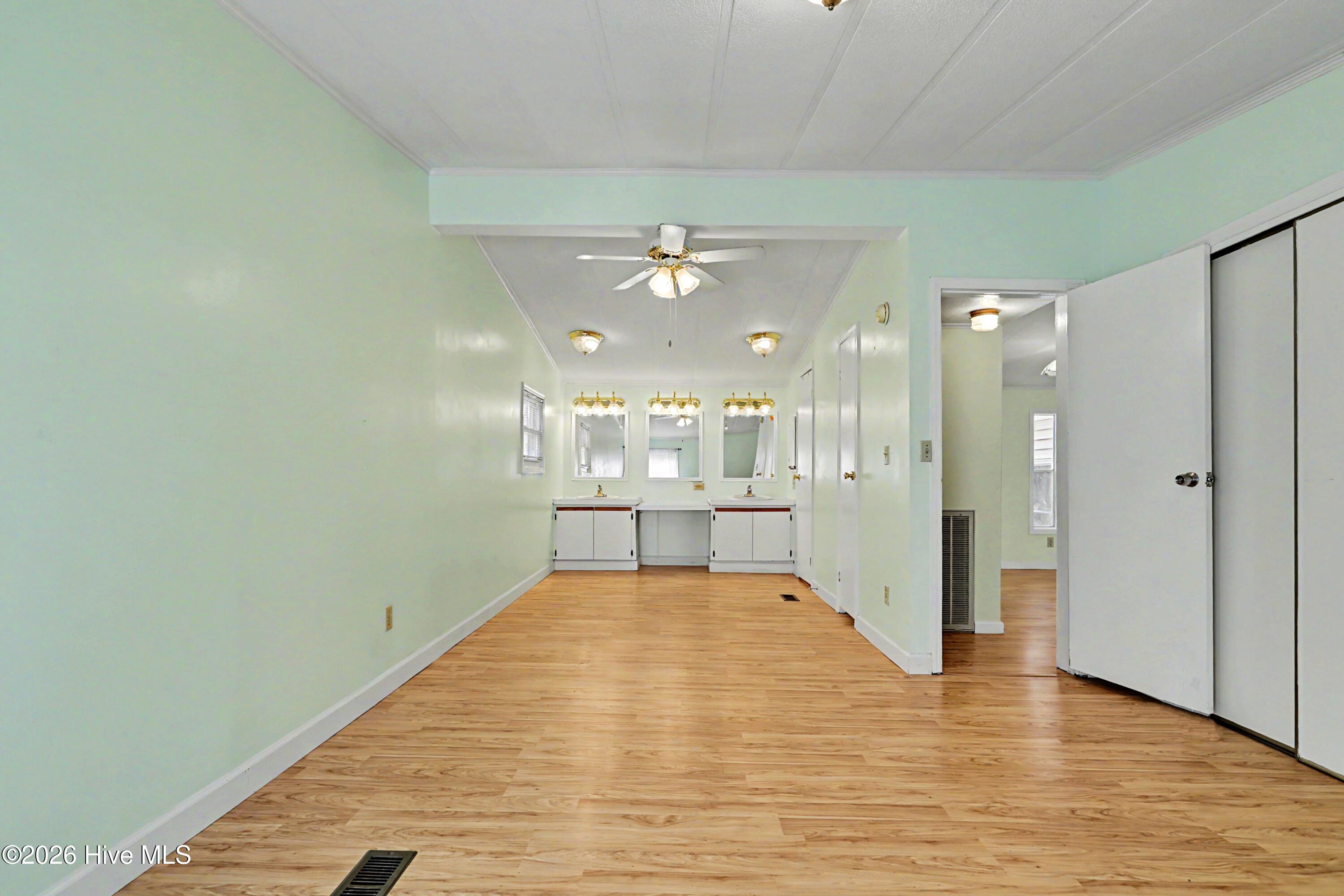 100562538 | Photo 21