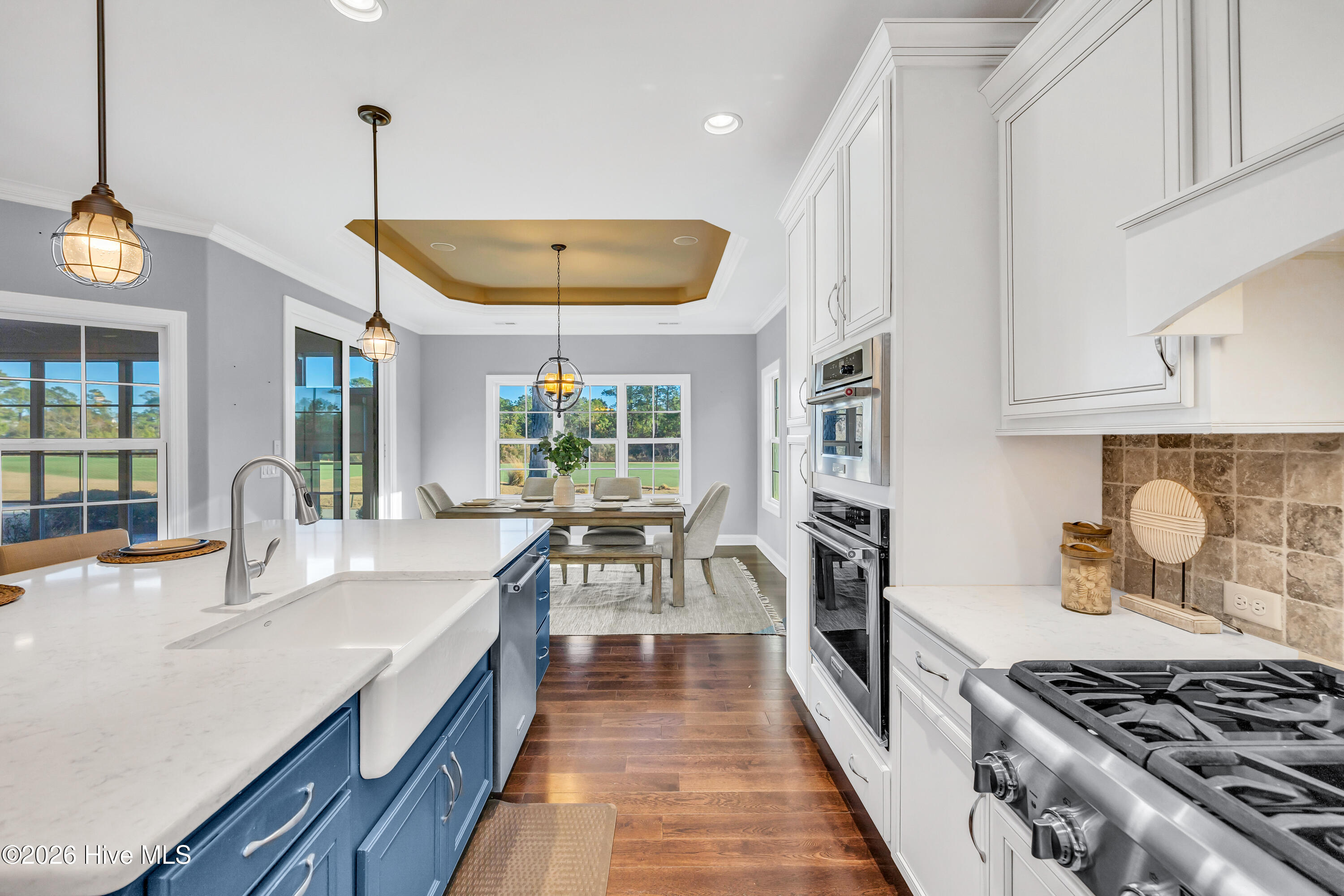 100550205 | Photo 16