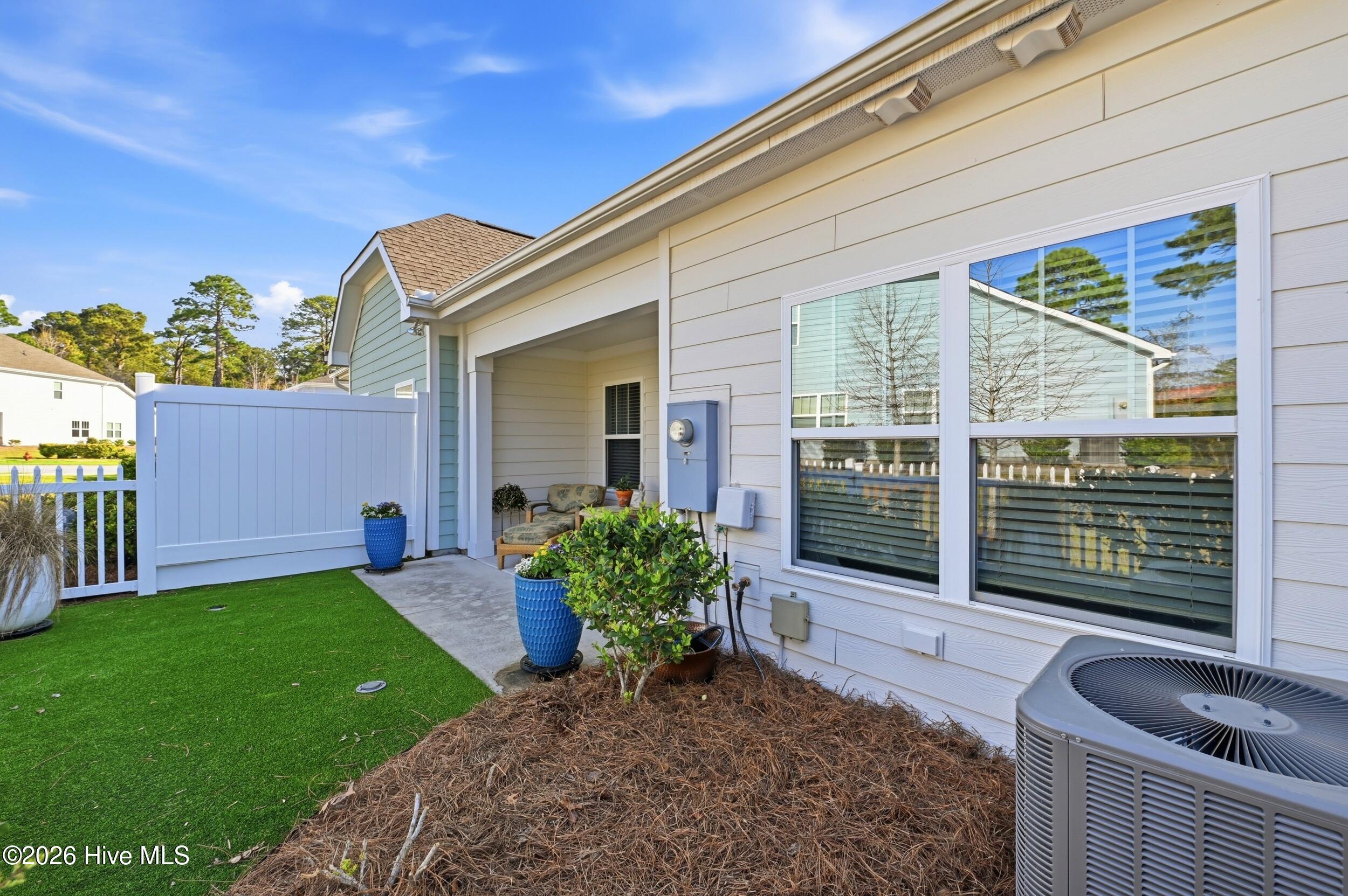 100562776 | Photo 36