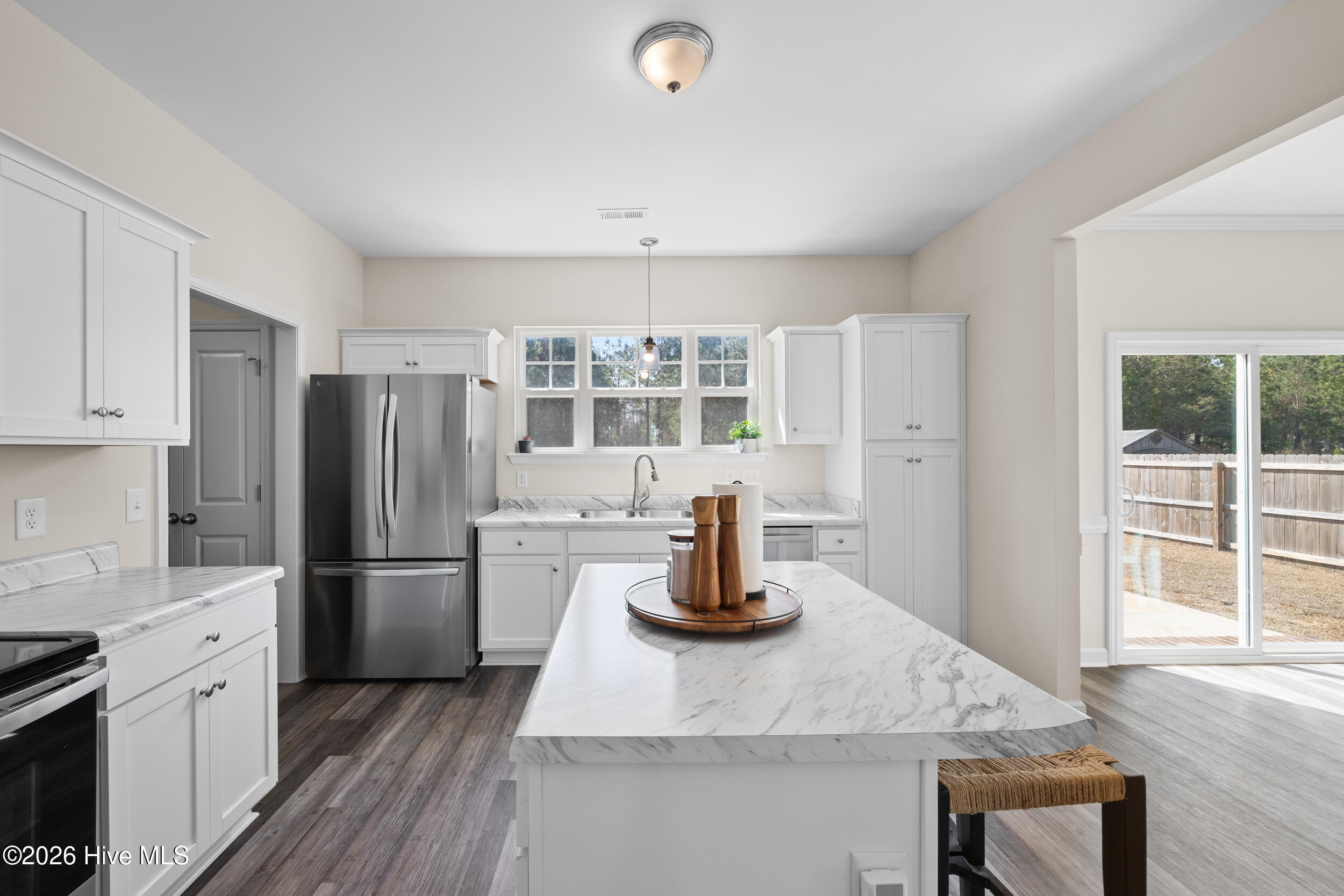 100558005 | Photo 18