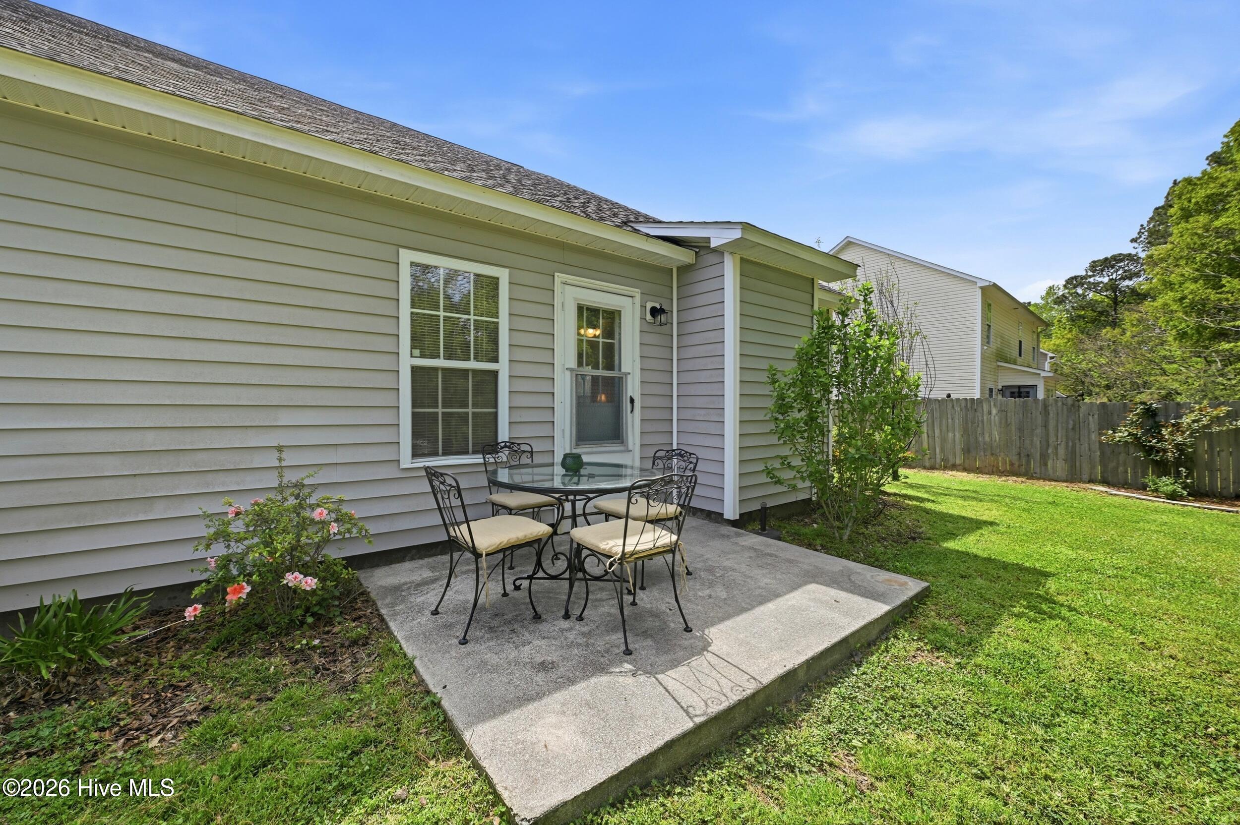 100566143 | Photo 32