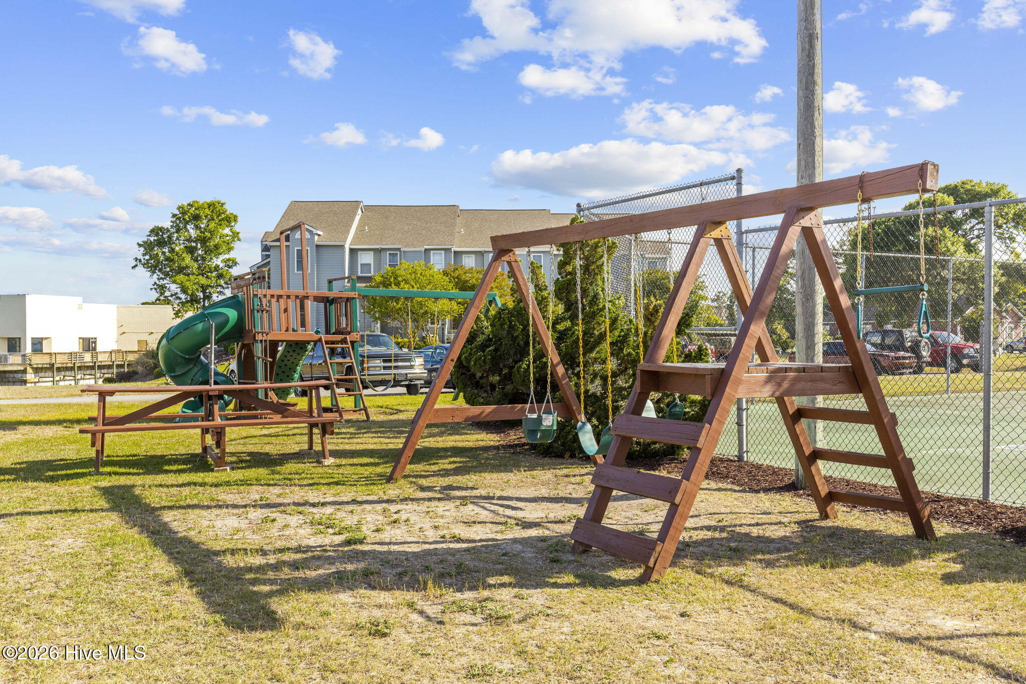 100554527 | Photo 41