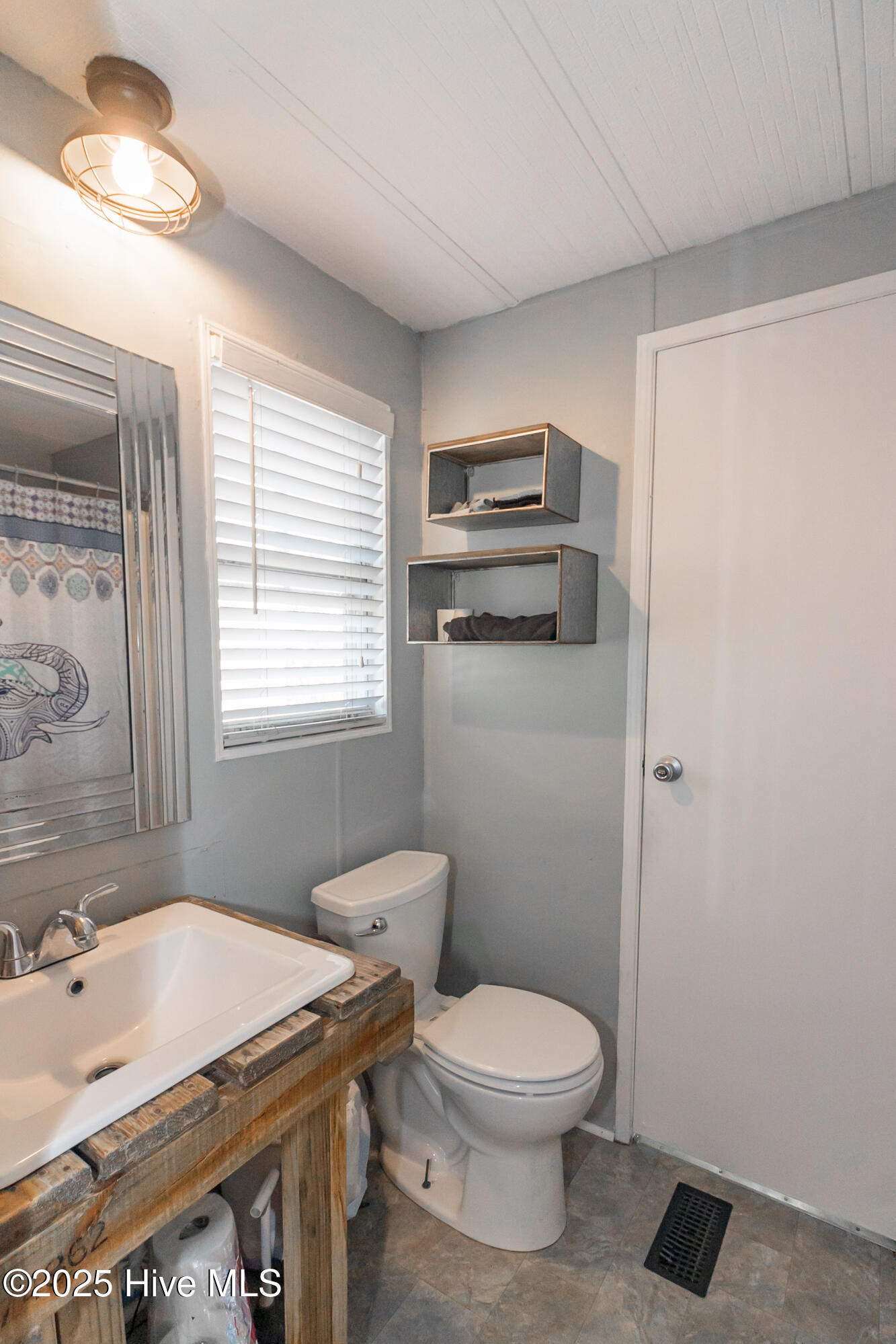 100545695 | Photo 20