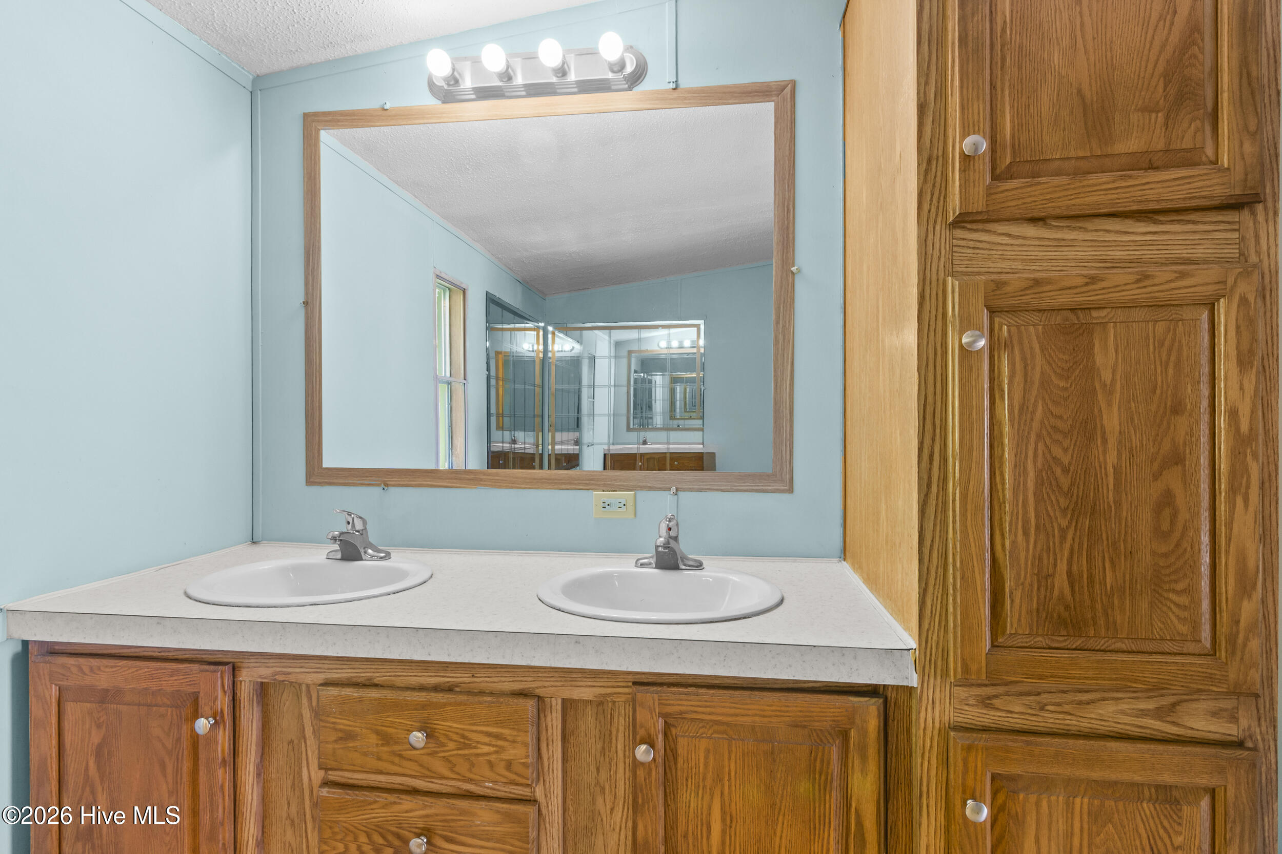 5520 County Line Road,New Bern