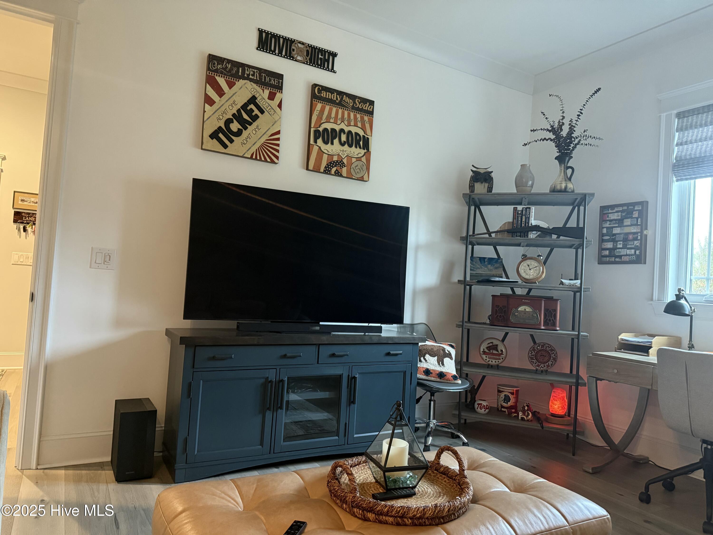 100547698 | Photo 38