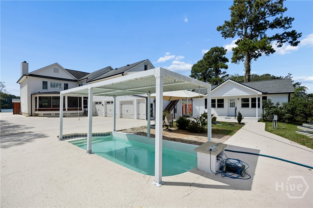 The private pool invites guests and owners alike to dip-in on a hot Summer day.
