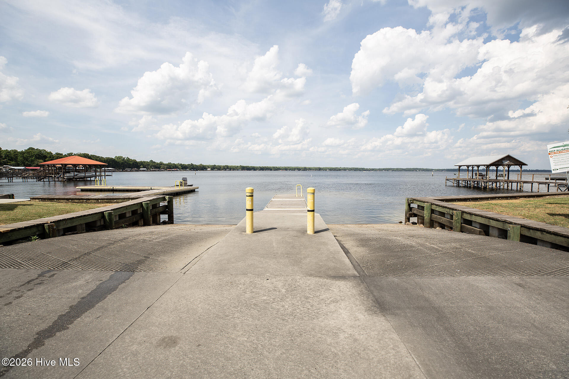 100589014 | Photo 54