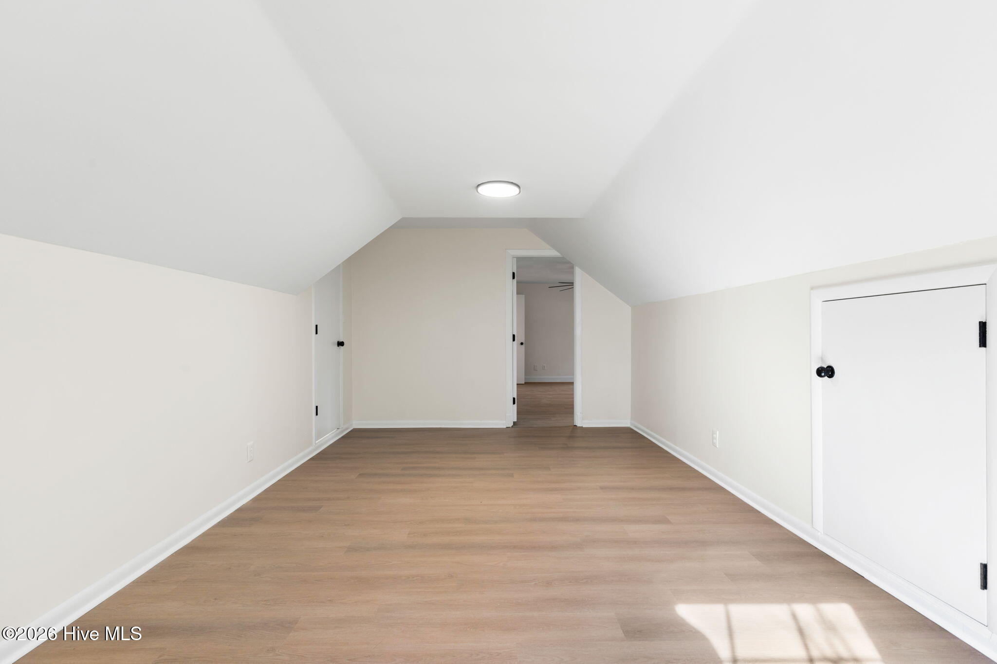 100548429 | Photo 40