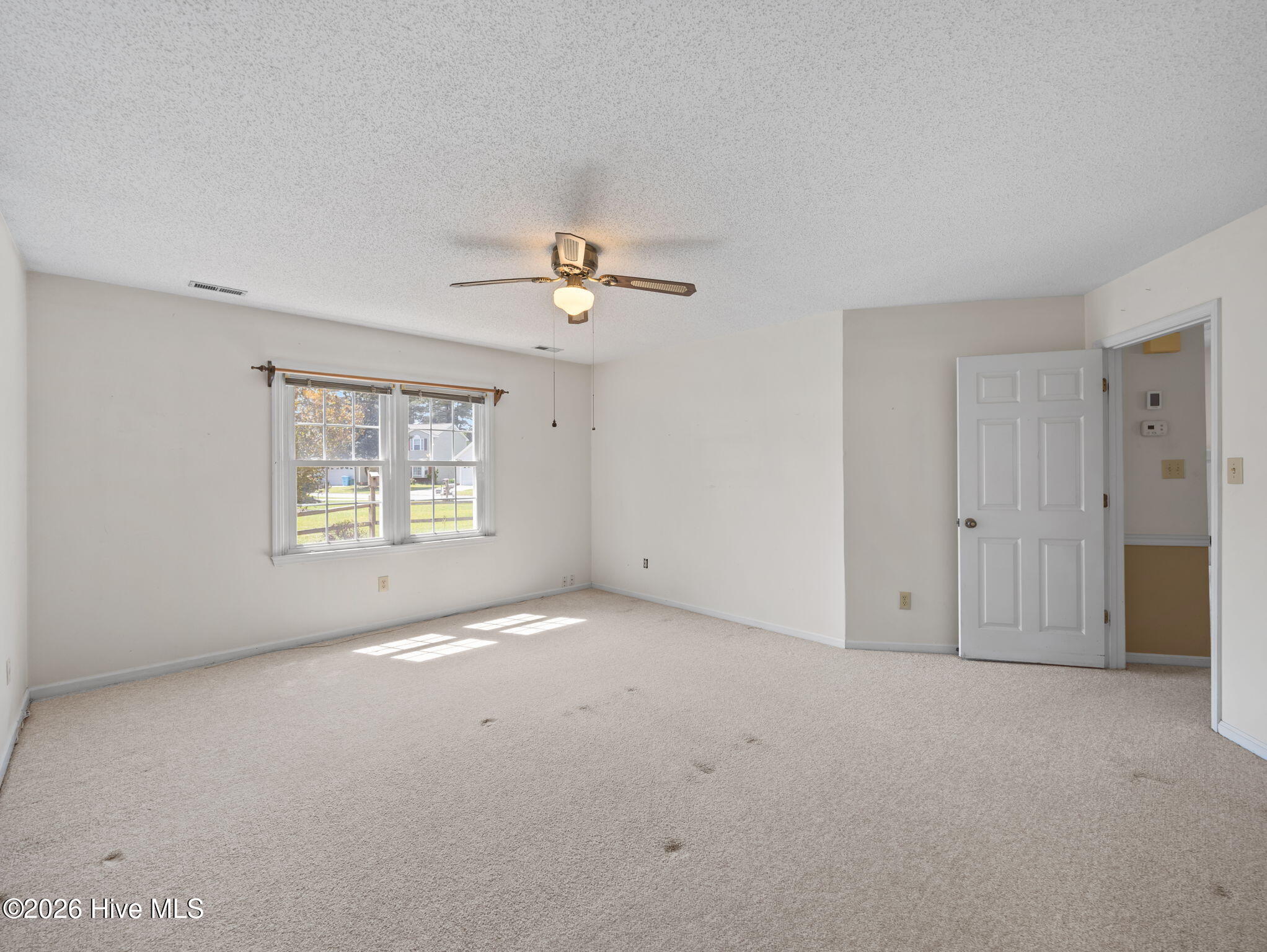 100565742 | Photo 25