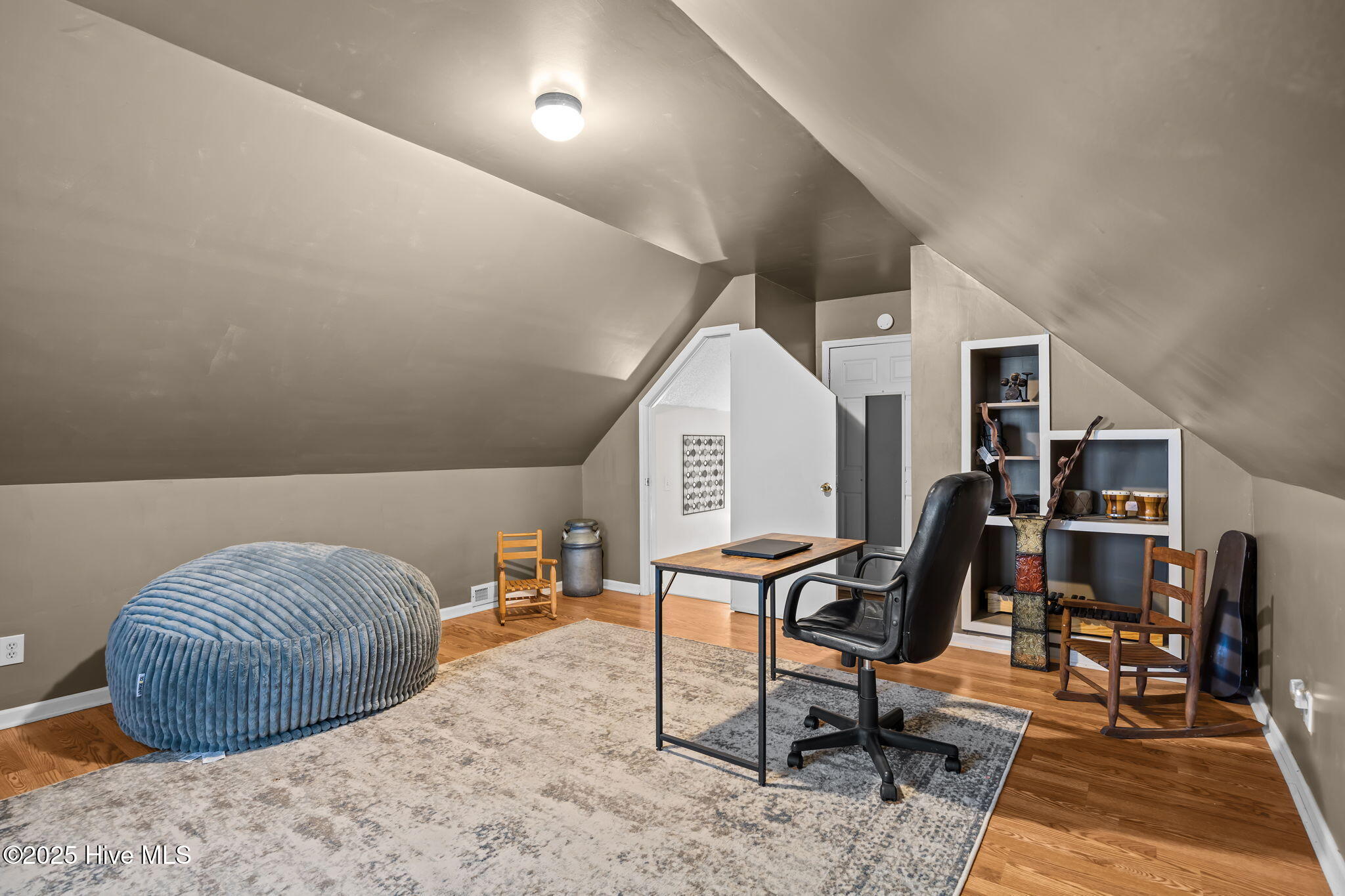 100543555 | Photo 31